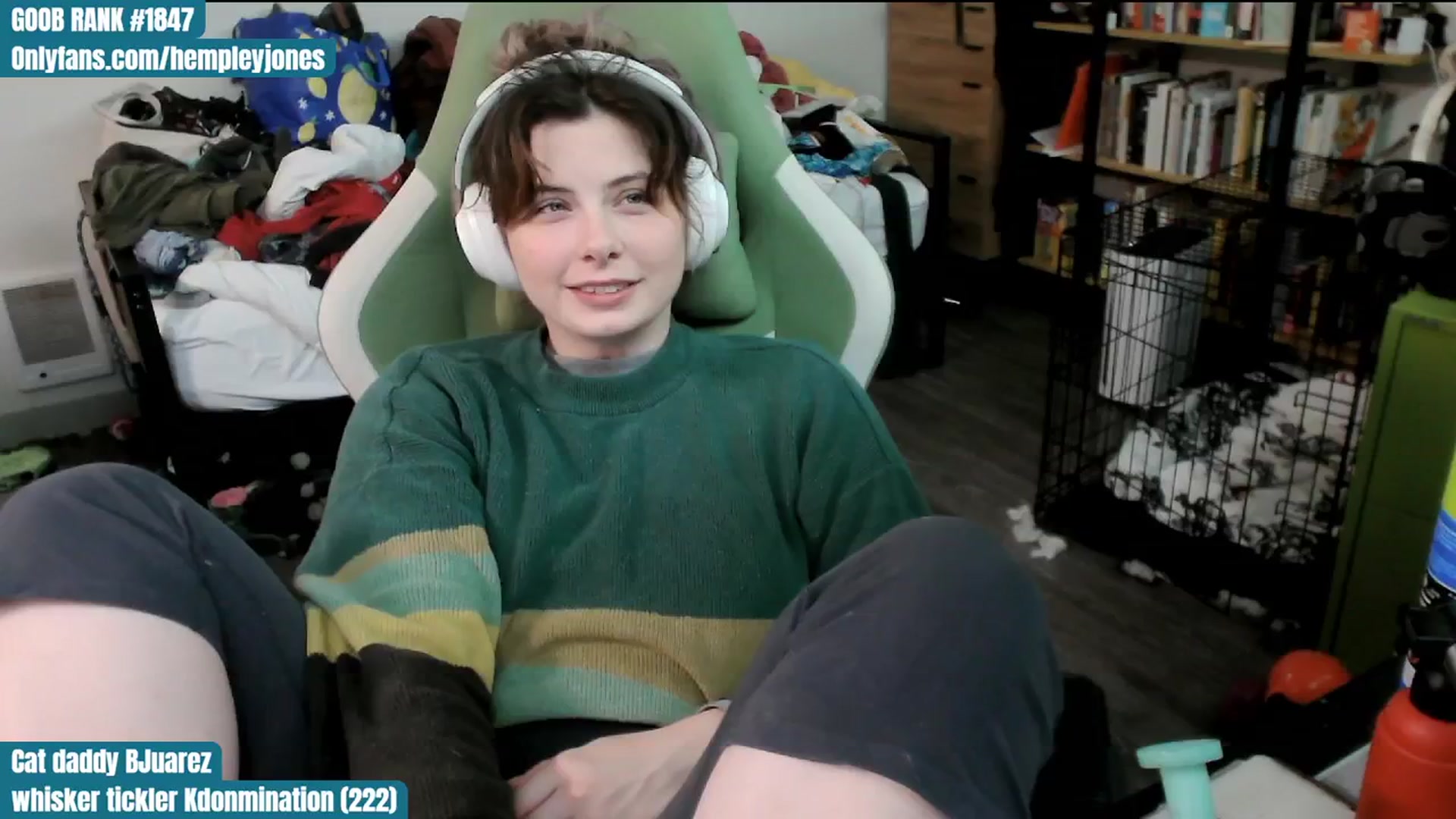 Gallery image thumbnail from Hempley's myfreecams stream on, 02/17/2024, 03:17 image 10 of 20