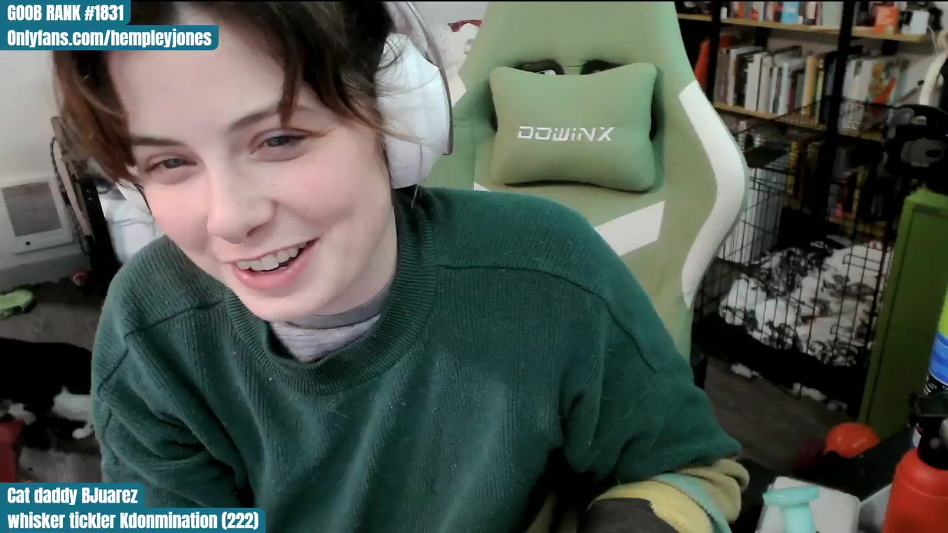 Gallery image thumbnail from Hempley's myfreecams stream on, 02/17/2024, 03:17 image 14 of 20