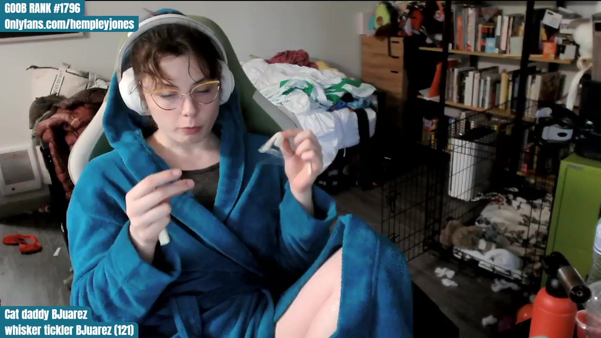 Gallery image thumbnail from Hempley's myfreecams stream on, 02/18/2024, 01:00 image 13 of 20