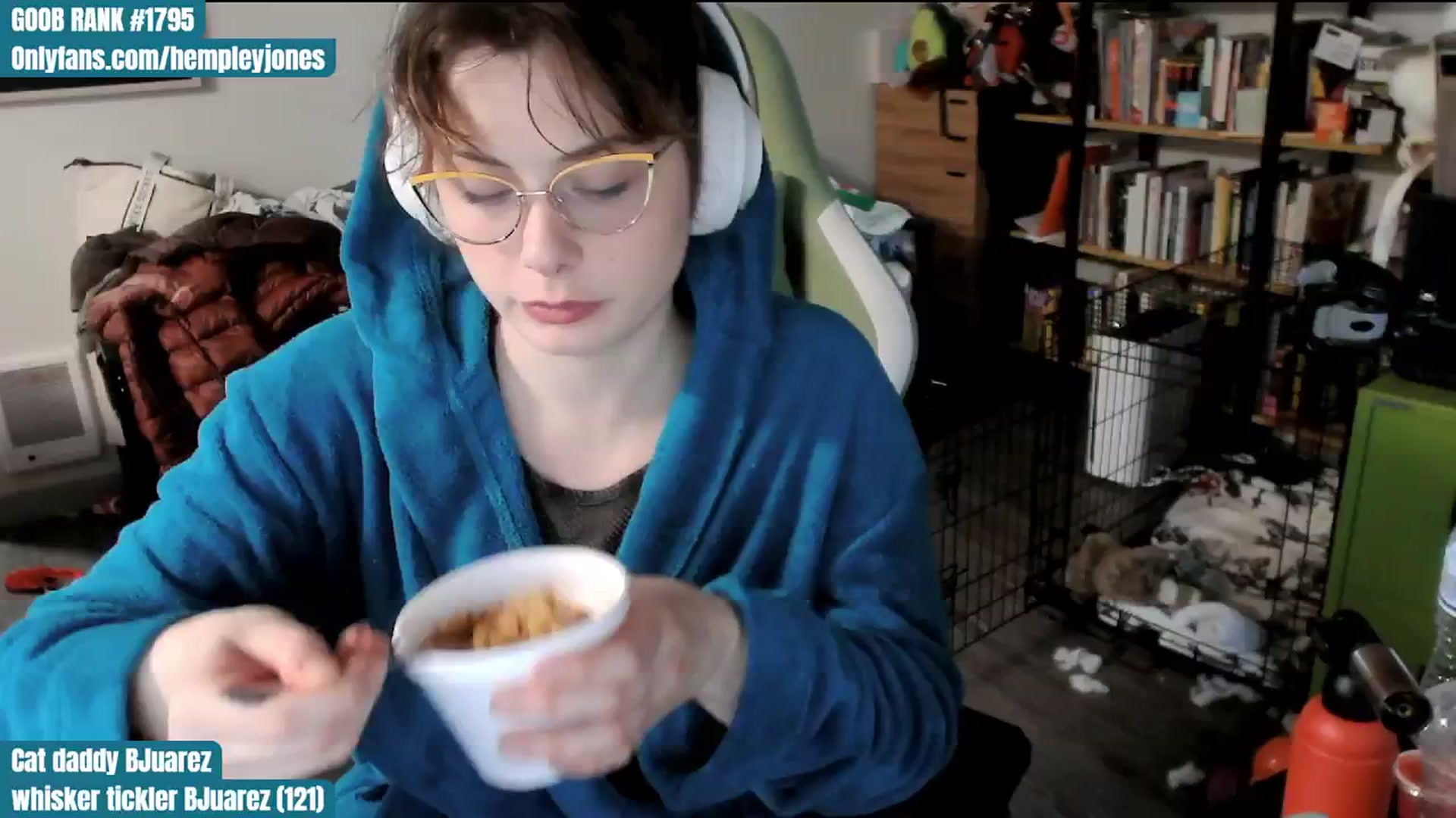 Gallery image thumbnail from Hempley's myfreecams stream on, 02/18/2024, 01:00 image 11 of 20