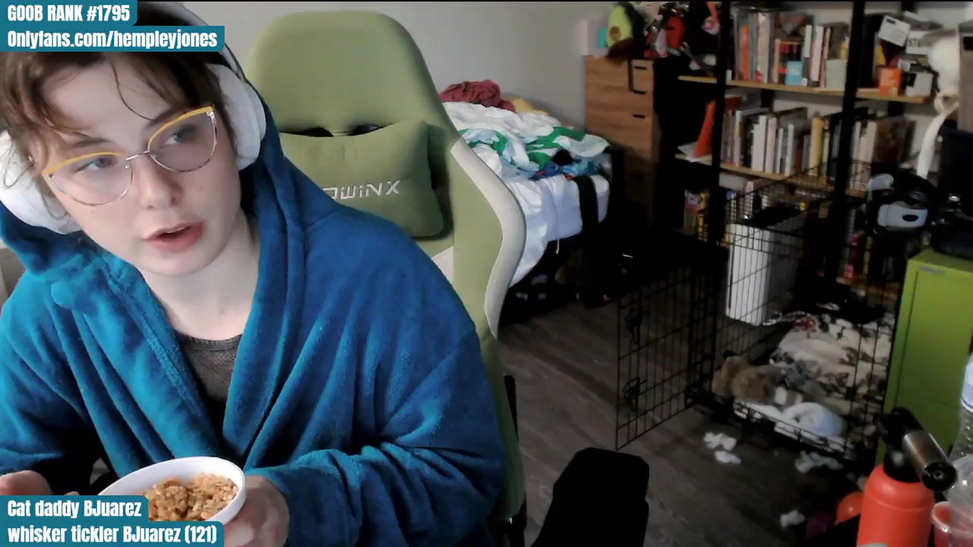 Gallery image thumbnail from Hempley's myfreecams stream on, 02/18/2024, 01:00 image 9 of 20