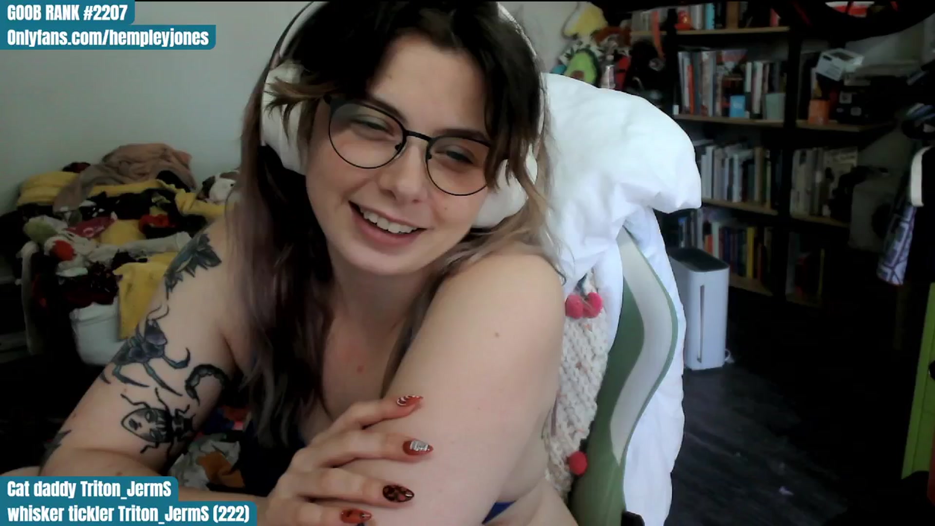 Gallery image thumbnail from Hempley's myfreecams stream on, 03/14/2024, 22:32 image 5 of 20