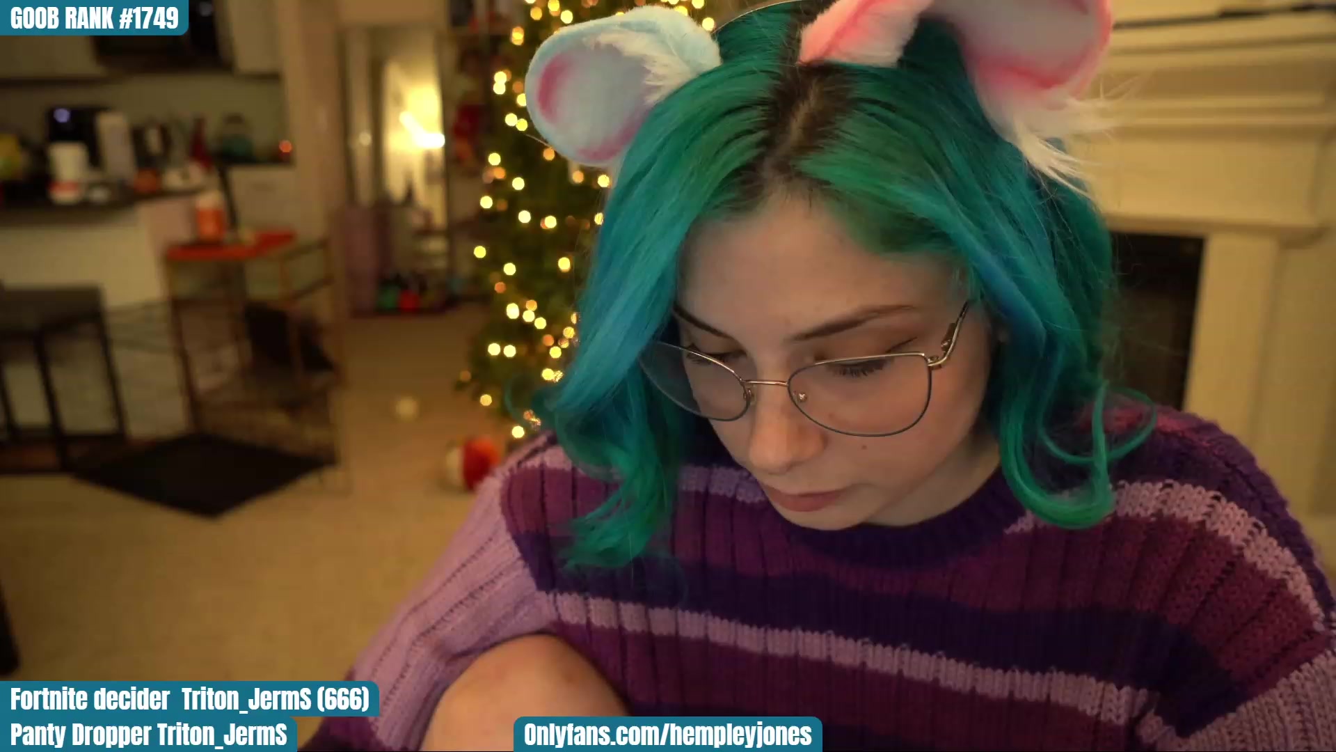 Gallery image thumbnail from Hempleyjones's myfreecams stream on, 12/01/2022, 24:58 image 9 of 20