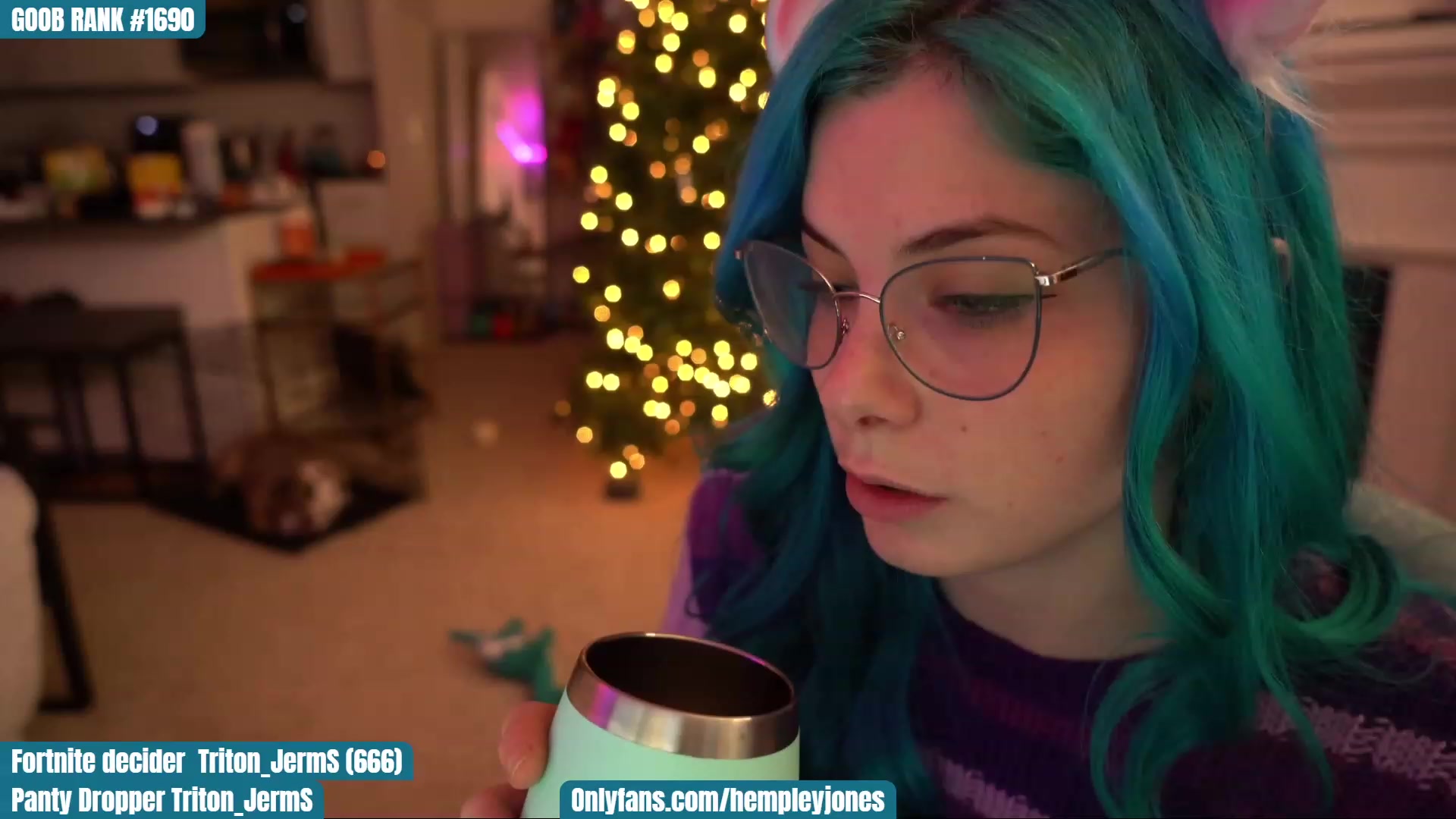 Gallery image thumbnail from Hempleyjones's myfreecams stream on, 12/01/2022, 24:58 image 19 of 20