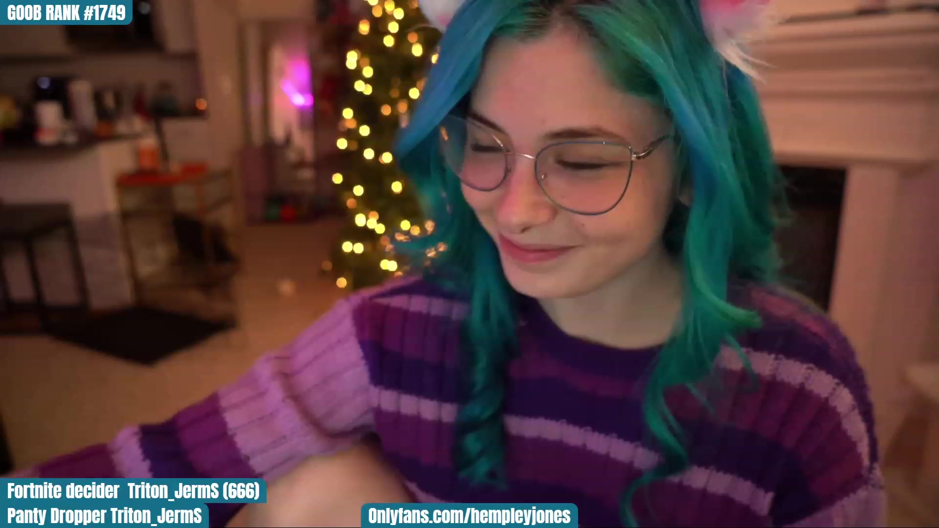 Gallery image thumbnail from Hempleyjones's myfreecams stream on, 12/01/2022, 24:58 image 11 of 20