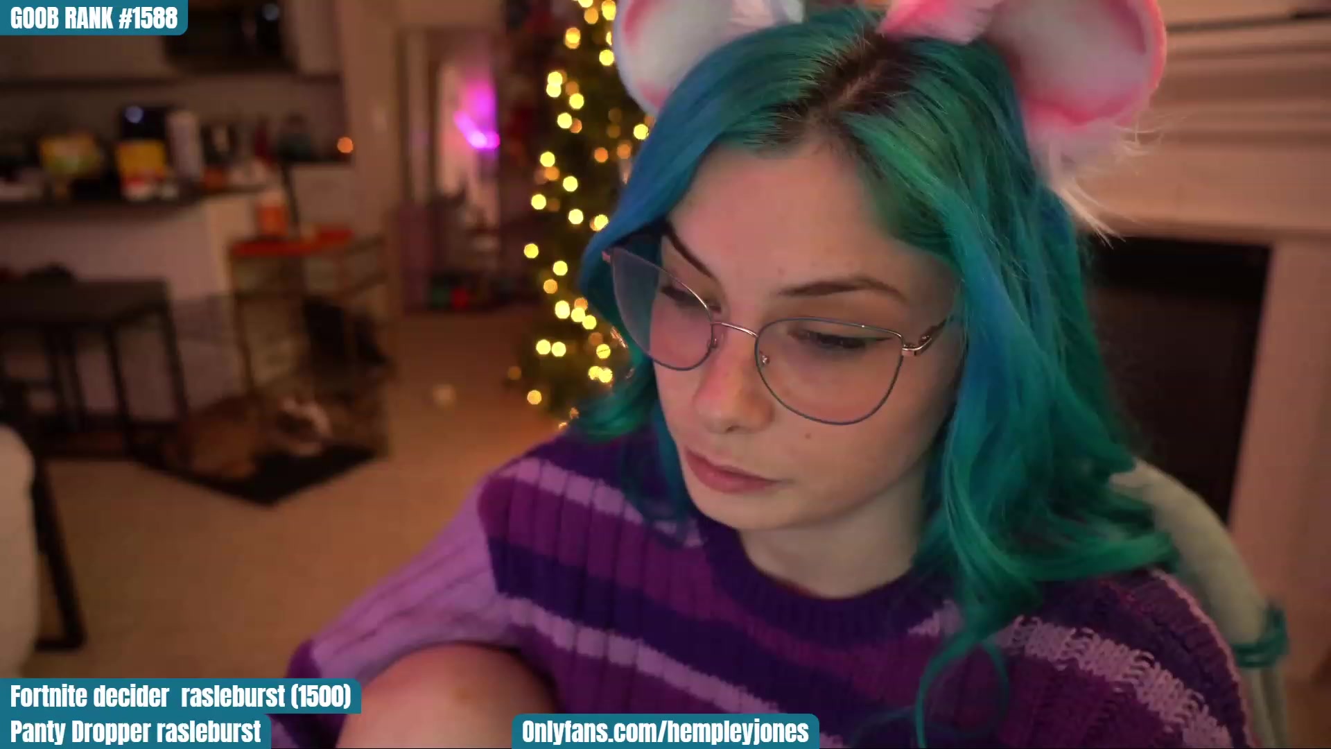 Gallery image thumbnail from Hempleyjones's myfreecams stream on, 12/01/2022, 01:33 image 13 of 20