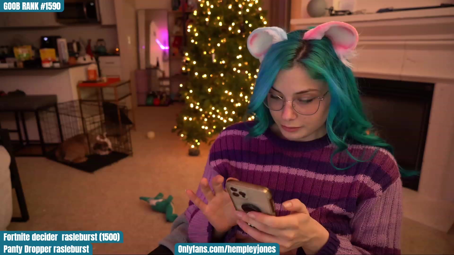 Gallery image thumbnail from Hempleyjones's myfreecams stream on, 12/01/2022, 01:33 image 10 of 20