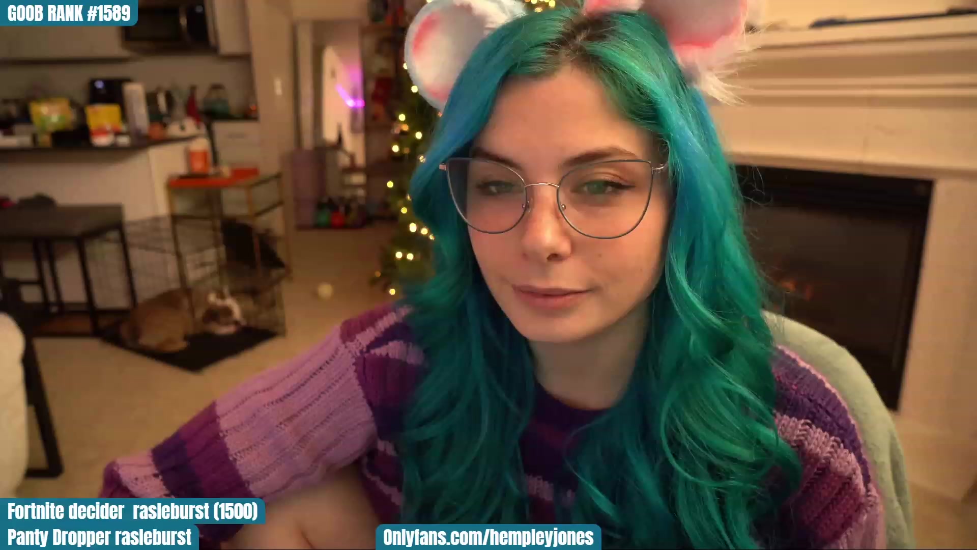 Gallery image thumbnail from Hempleyjones's myfreecams stream on, 12/01/2022, 01:33 image 15 of 20