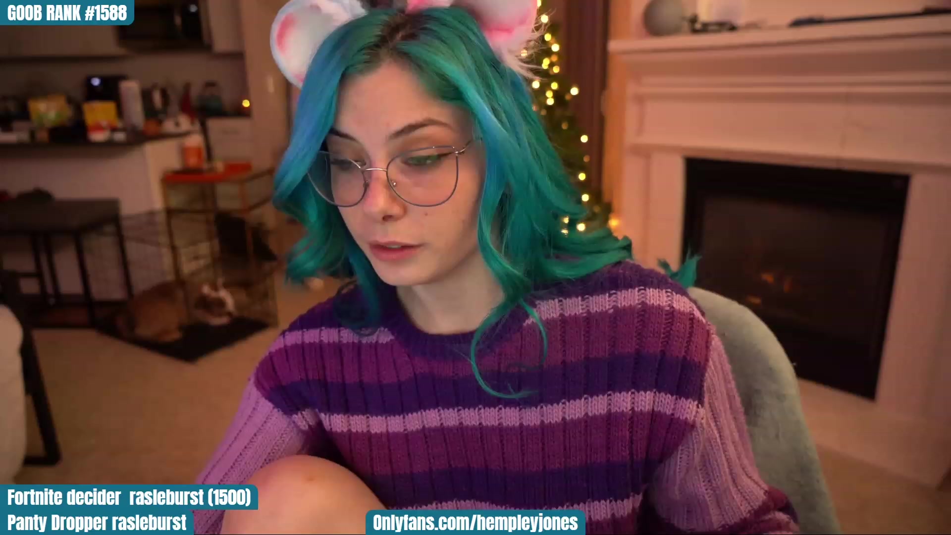 Gallery image thumbnail from Hempleyjones's myfreecams stream on, 12/01/2022, 01:33 image 12 of 20