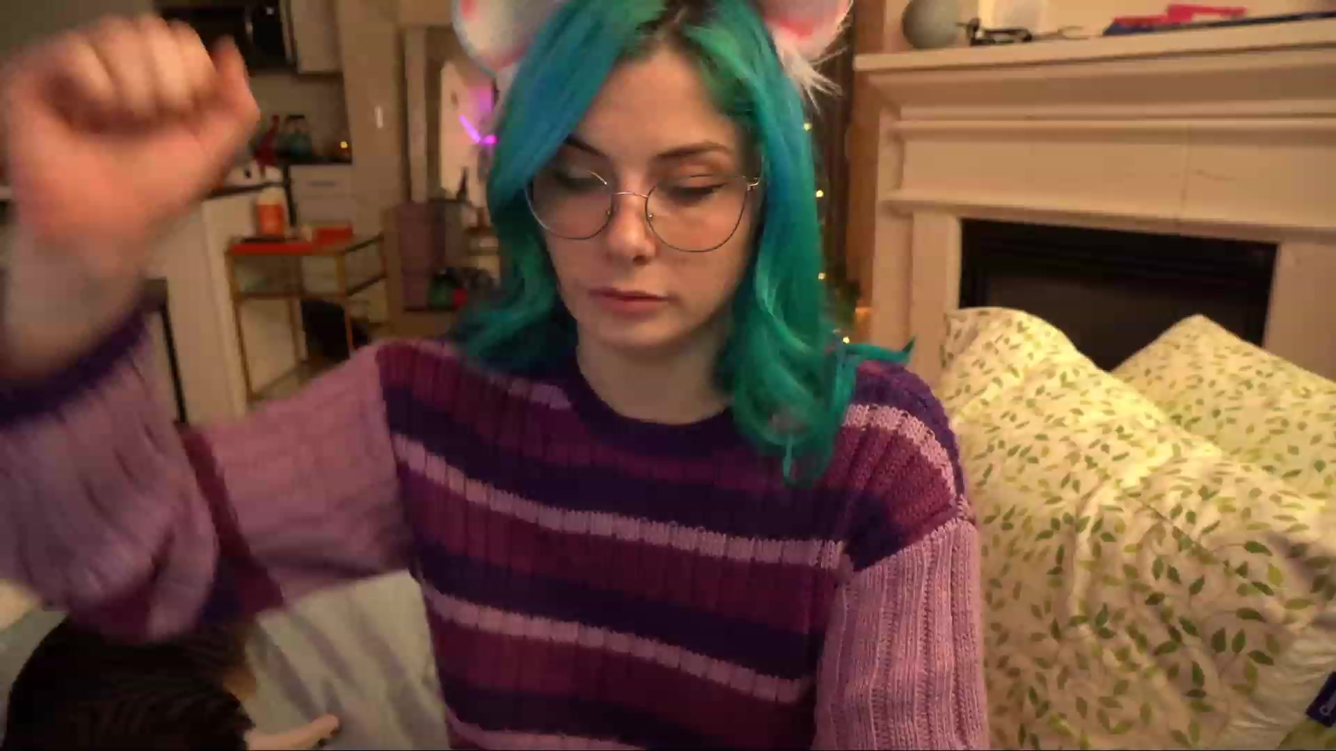 Gallery image thumbnail from Hempleyjones's myfreecams stream on, 12/01/2022, 03:19 image 14 of 20