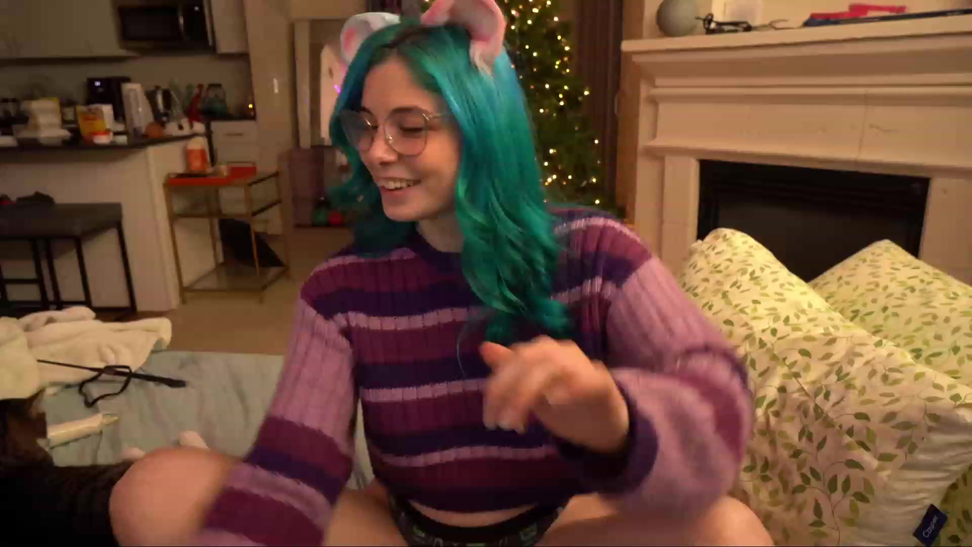Gallery image thumbnail from Hempleyjones's myfreecams stream on, 12/01/2022, 03:19 image 20 of 20