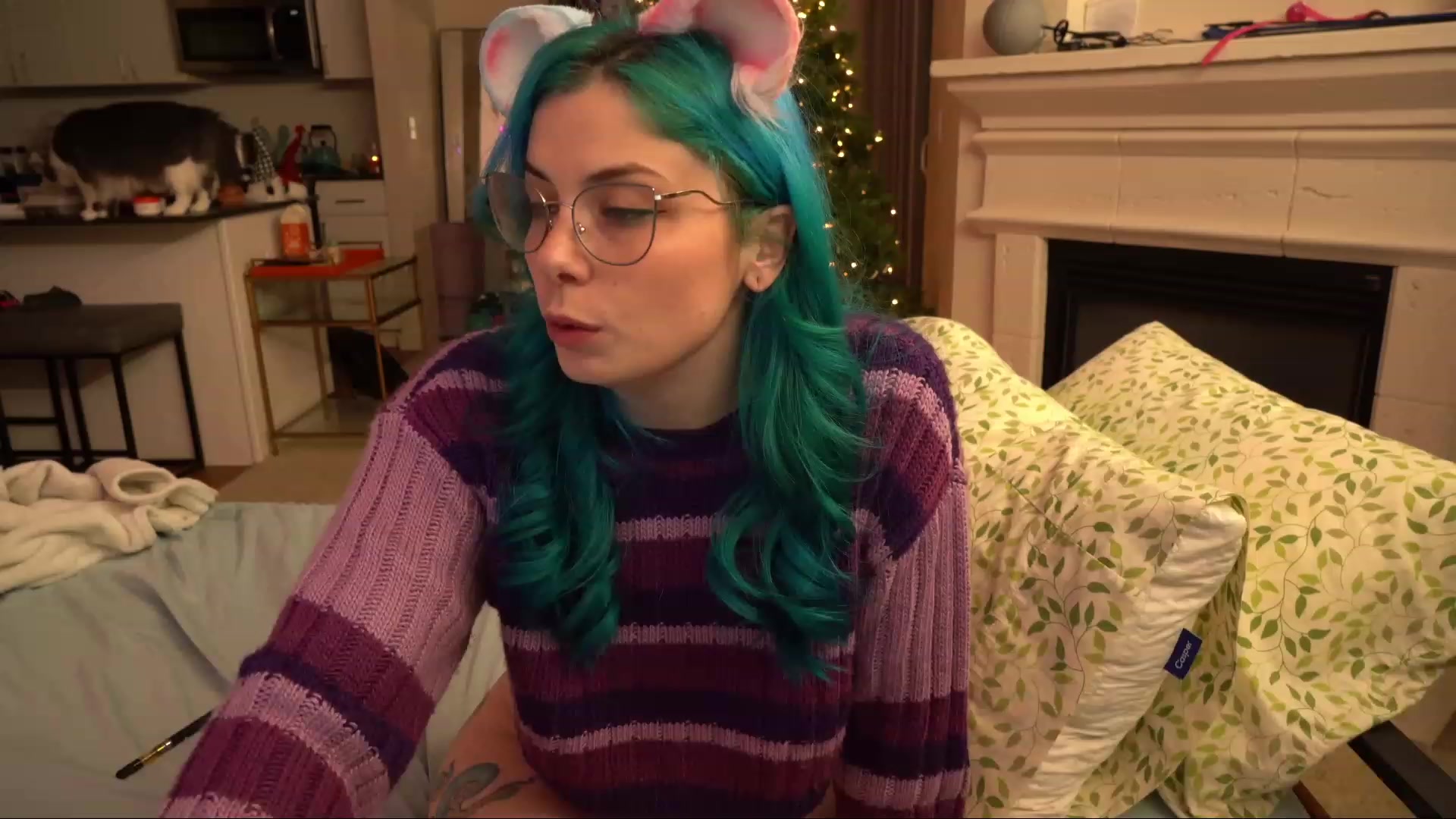 Gallery image thumbnail from Hempleyjones's myfreecams stream on, 12/01/2022, 03:19 image 10 of 20