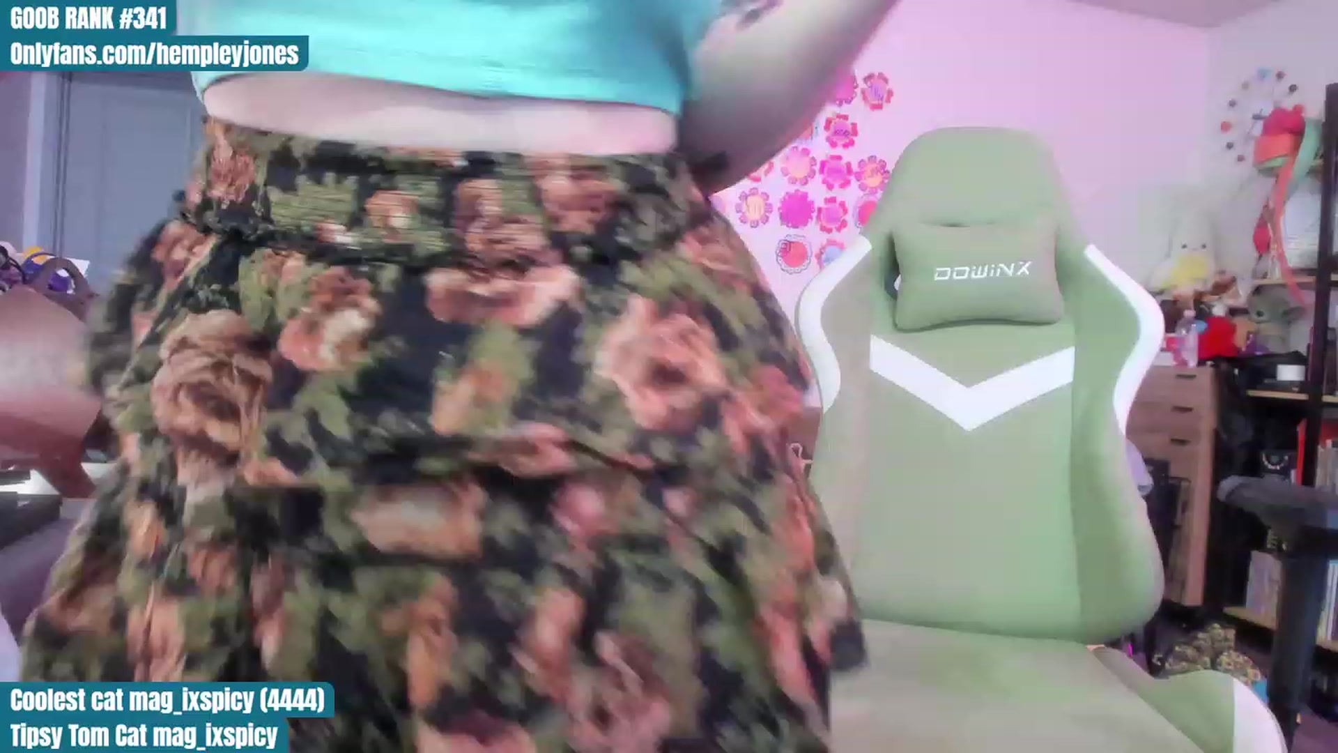 Gallery image thumbnail from Hempleyjones's myfreecams stream on, 07/21/2023, 23:03 image 15 of 20