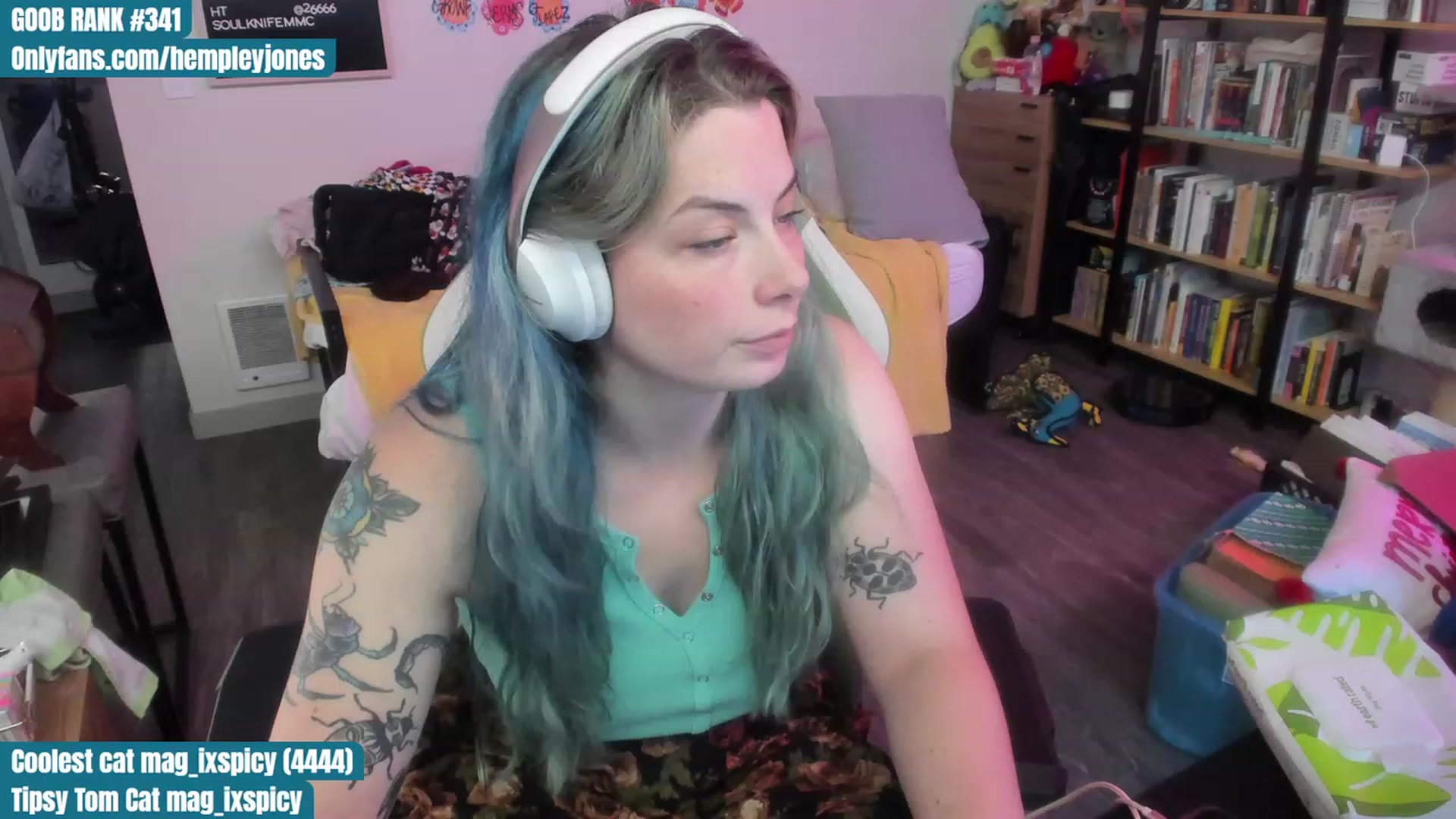 Gallery image thumbnail from Hempleyjones's myfreecams stream on, 07/21/2023, 23:03 image 12 of 20