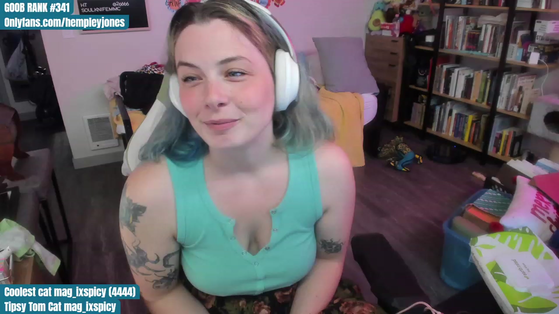 Gallery image thumbnail from Hempleyjones's myfreecams stream on, 07/21/2023, 23:03 image 7 of 20