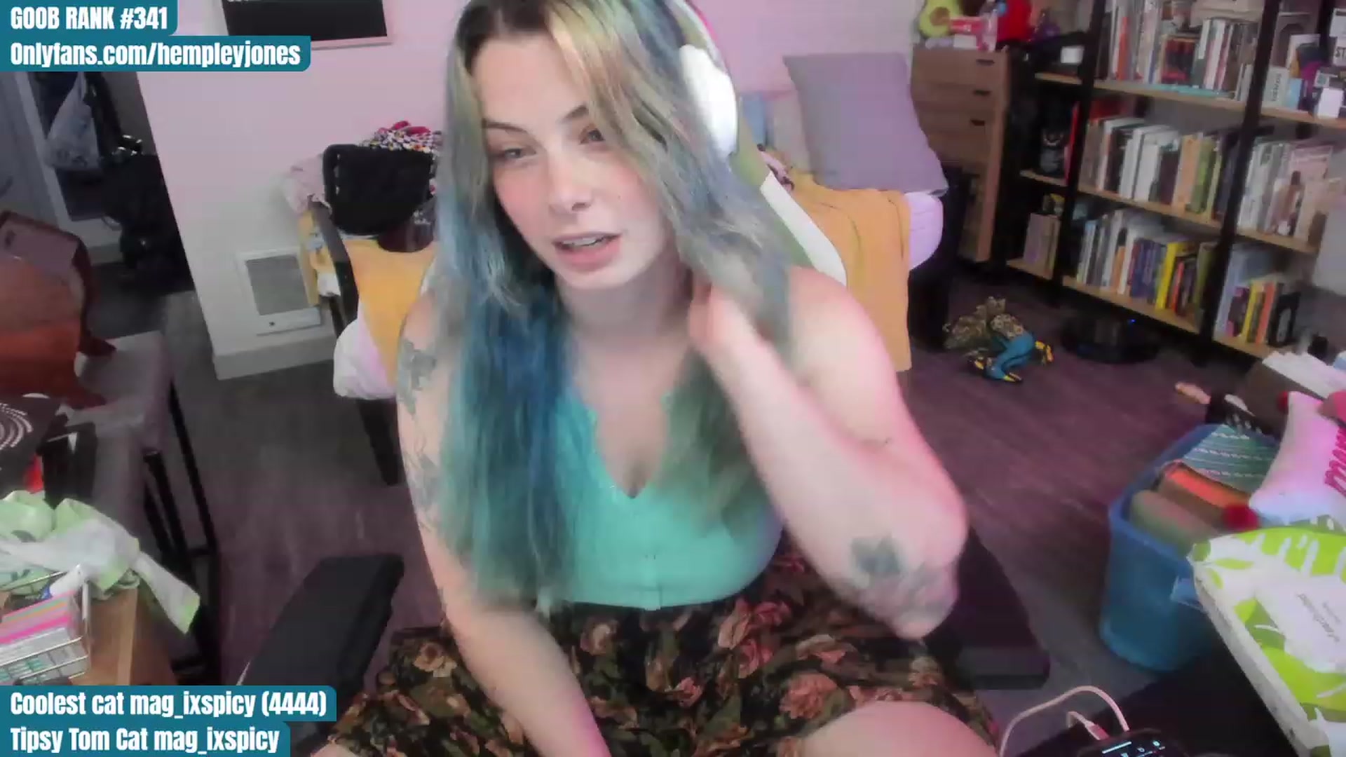 Gallery image thumbnail from Hempleyjones's myfreecams stream on, 07/21/2023, 23:03 image 17 of 20