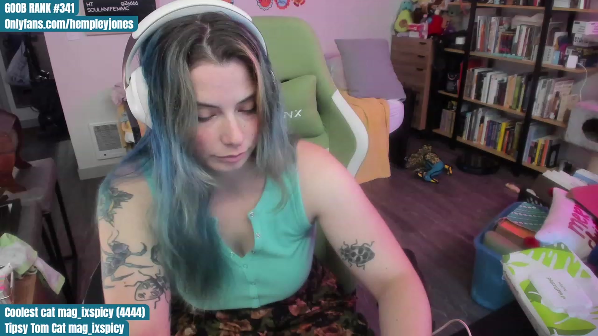 Gallery image thumbnail from Hempleyjones's myfreecams stream on, 07/21/2023, 23:03 image 14 of 20