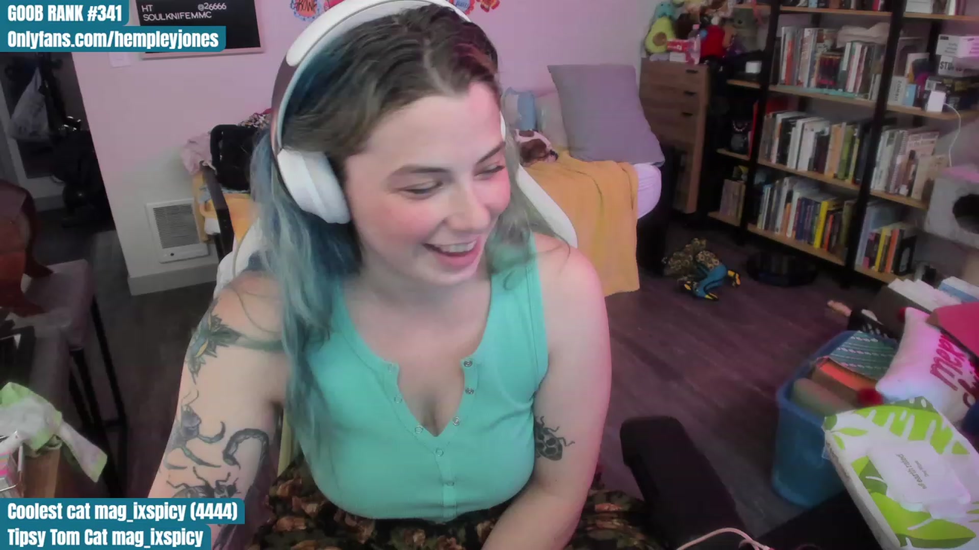 Gallery image thumbnail from Hempleyjones's myfreecams stream on, 07/21/2023, 23:03 image 8 of 20