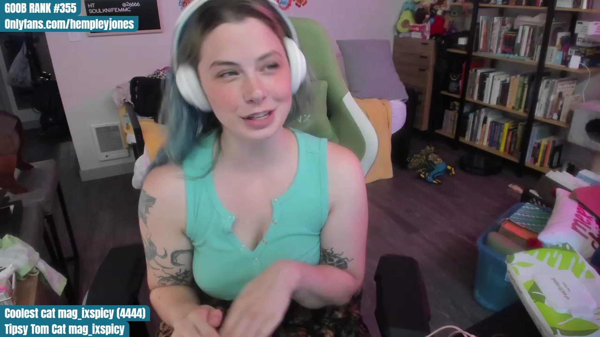 Gallery image thumbnail from Hempleyjones's myfreecams stream on, 07/21/2023, 23:03 image 1 of 20