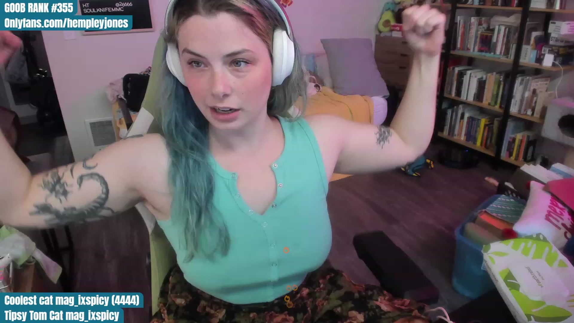 Gallery image thumbnail from Hempleyjones's myfreecams stream on, 07/21/2023, 23:03 image 2 of 20
