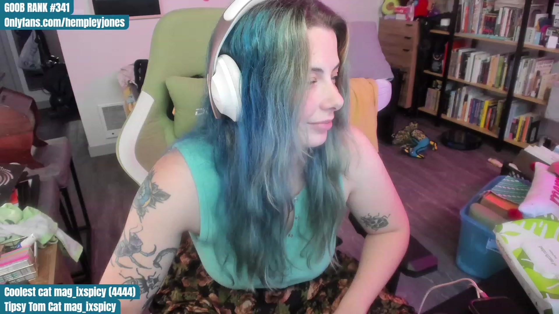 Gallery image thumbnail from Hempleyjones's myfreecams stream on, 07/22/2023, 24:00 image 3 of 20