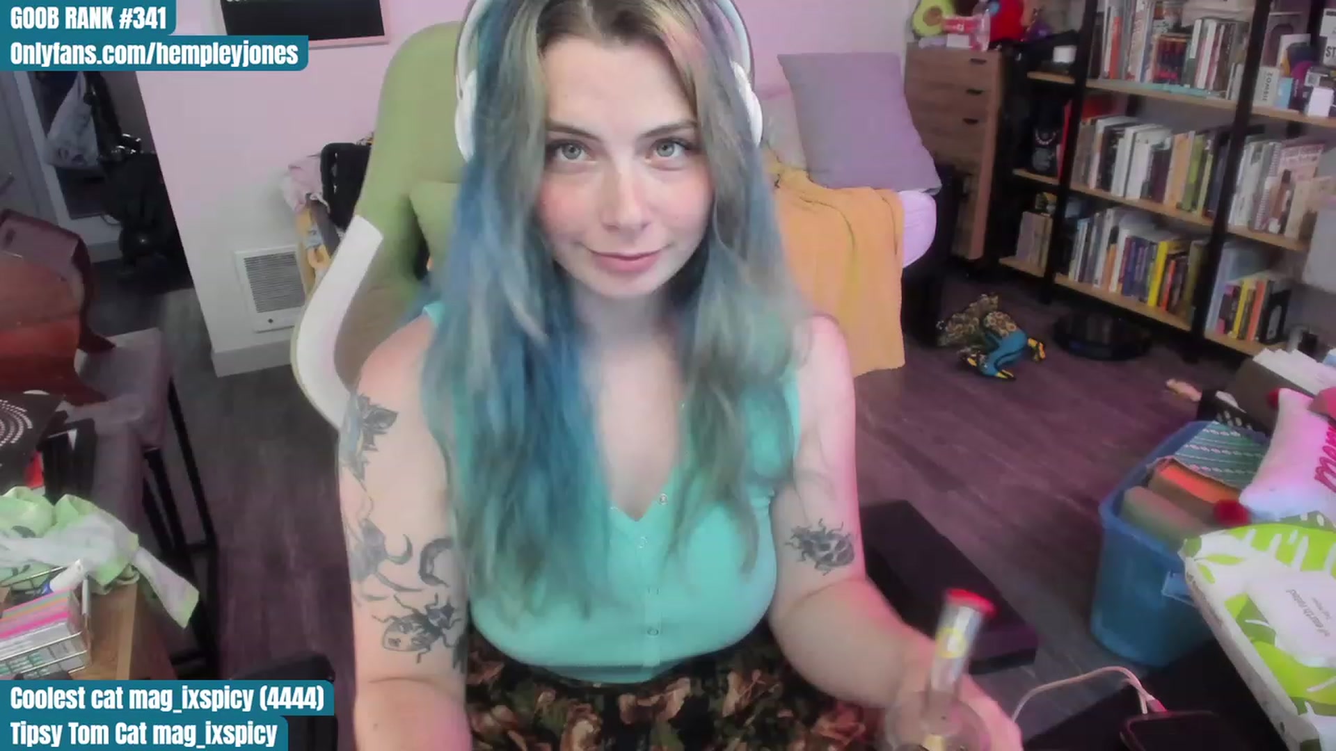 Gallery image thumbnail from Hempleyjones's myfreecams stream on, 07/22/2023, 24:00 image 1 of 20
