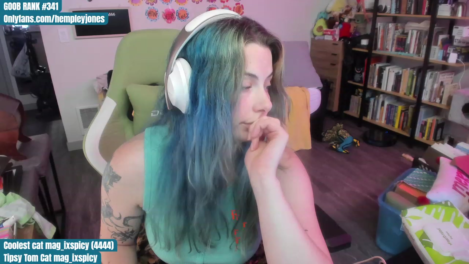 Gallery image thumbnail from Hempleyjones's myfreecams stream on, 07/22/2023, 24:00 image 6 of 20