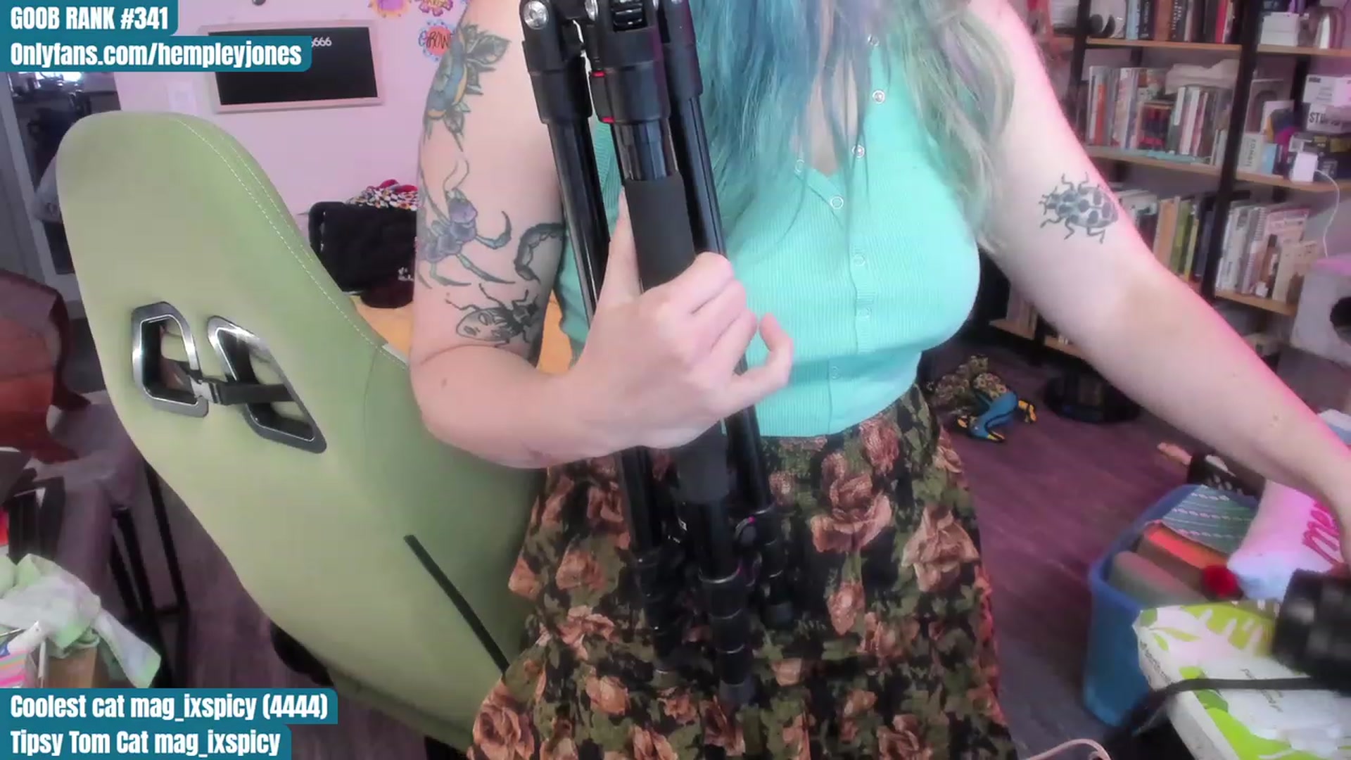 Gallery image thumbnail from Hempleyjones's myfreecams stream on, 07/22/2023, 24:00 image 9 of 20