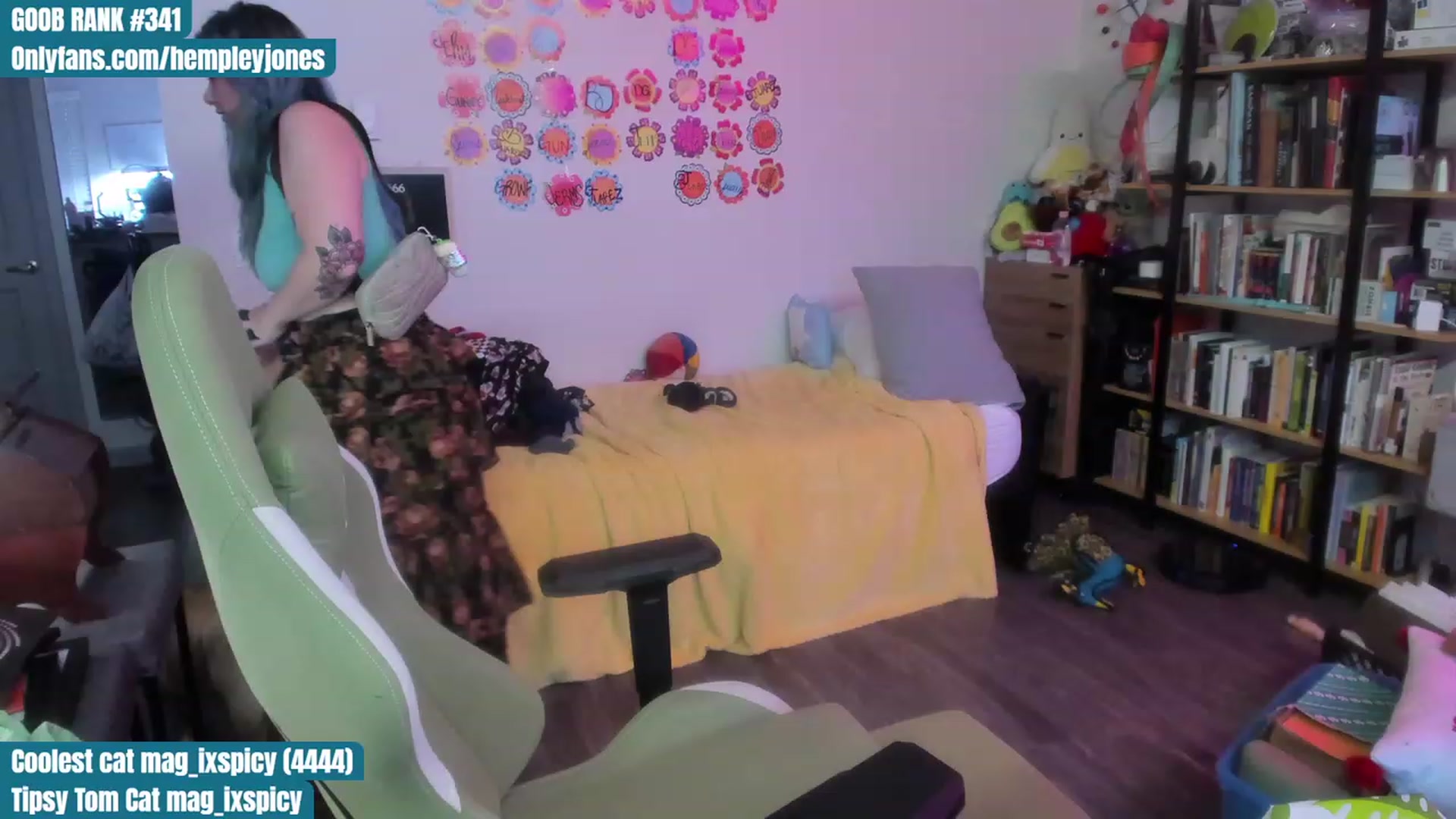 Gallery image thumbnail from Hempleyjones's myfreecams stream on, 07/22/2023, 24:00 image 16 of 20