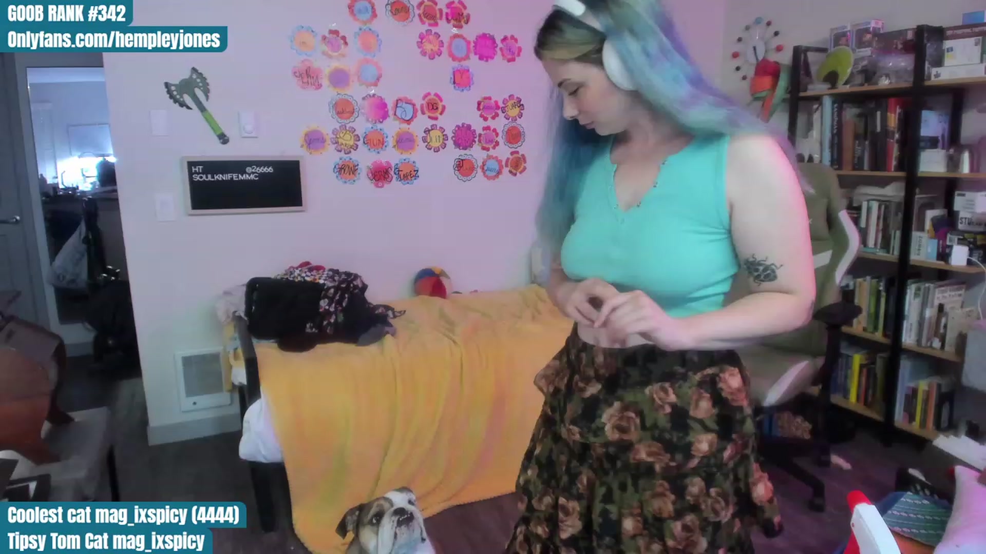 Gallery image thumbnail from Hempleyjones's myfreecams stream on, 07/22/2023, 01:05 image 6 of 20