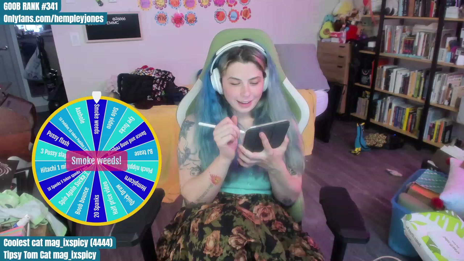 Gallery image thumbnail from Hempleyjones's myfreecams stream on, 07/22/2023, 01:05 image 12 of 20