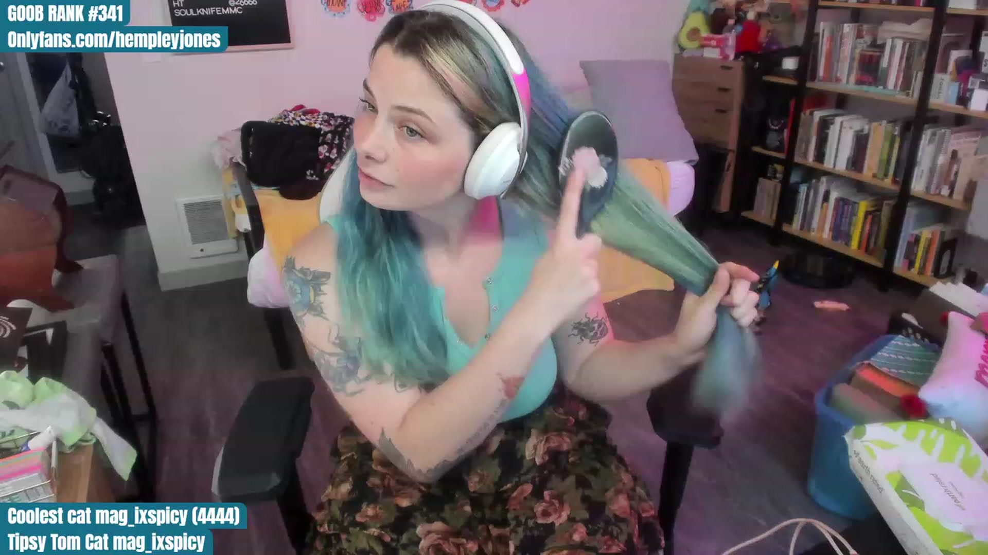 Gallery image thumbnail from Hempleyjones's myfreecams stream on, 07/22/2023, 01:05 image 2 of 20