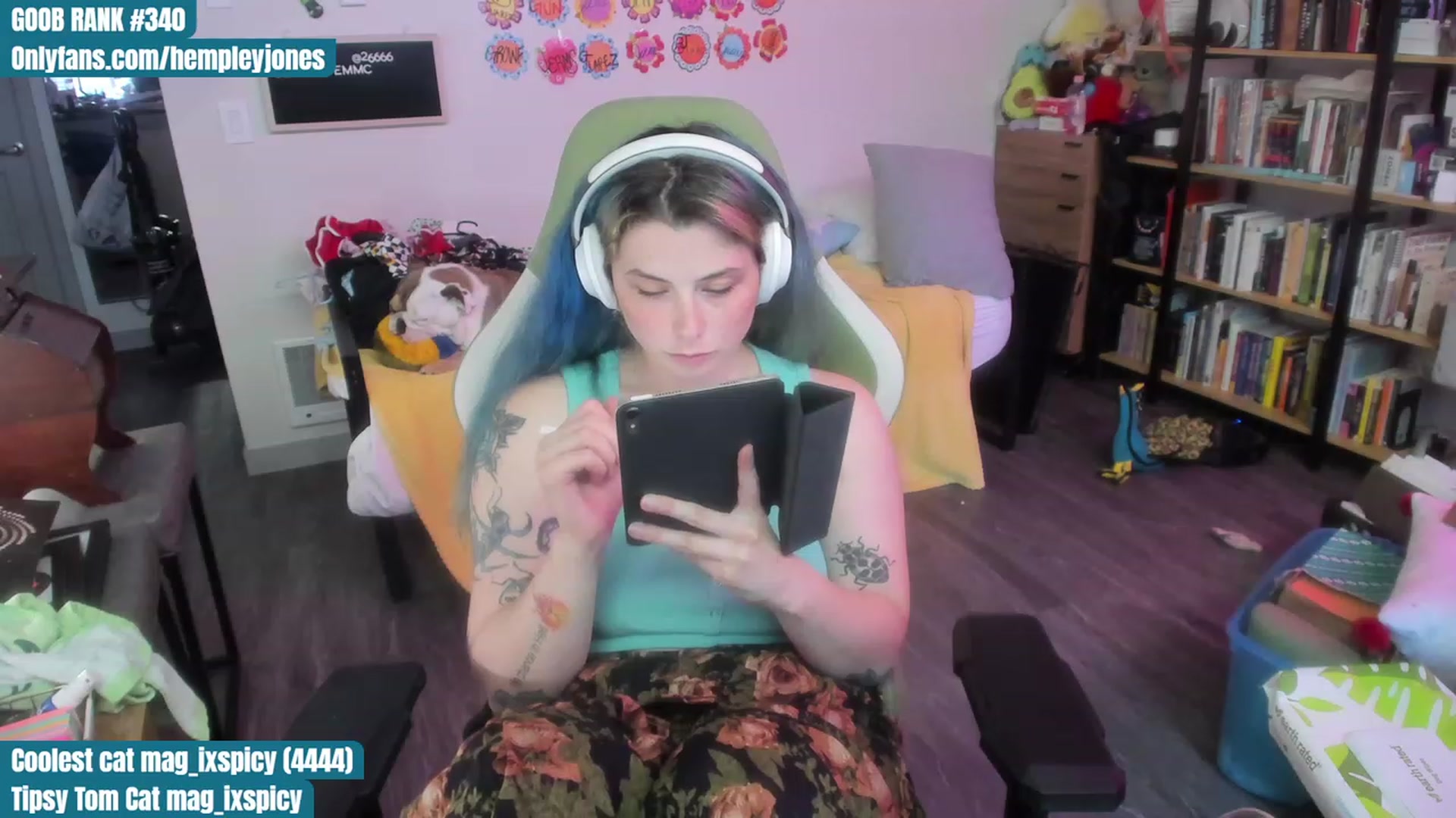 Gallery image thumbnail from Hempleyjones's myfreecams stream on, 07/22/2023, 01:05 image 18 of 20