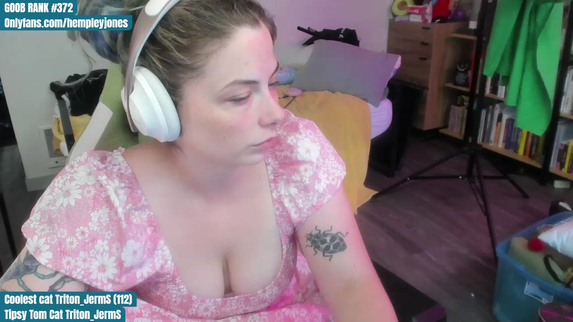 Gallery image thumbnail from Hempleyjones's myfreecams stream on, 07/23/2023, 22:49 image 9 of 20