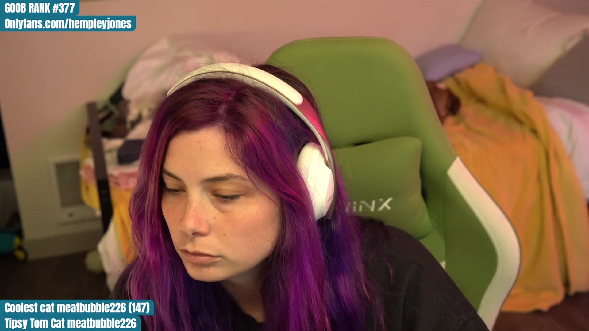 Gallery image thumbnail from Hempleyjones's myfreecams stream on, 07/27/2023, 24:04 image 6 of 20