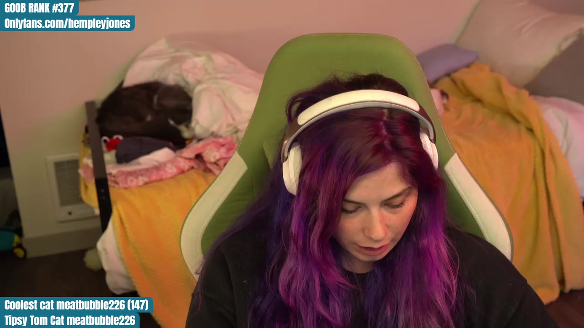 Gallery image thumbnail from Hempleyjones's myfreecams stream on, 07/27/2023, 24:04 image 12 of 20