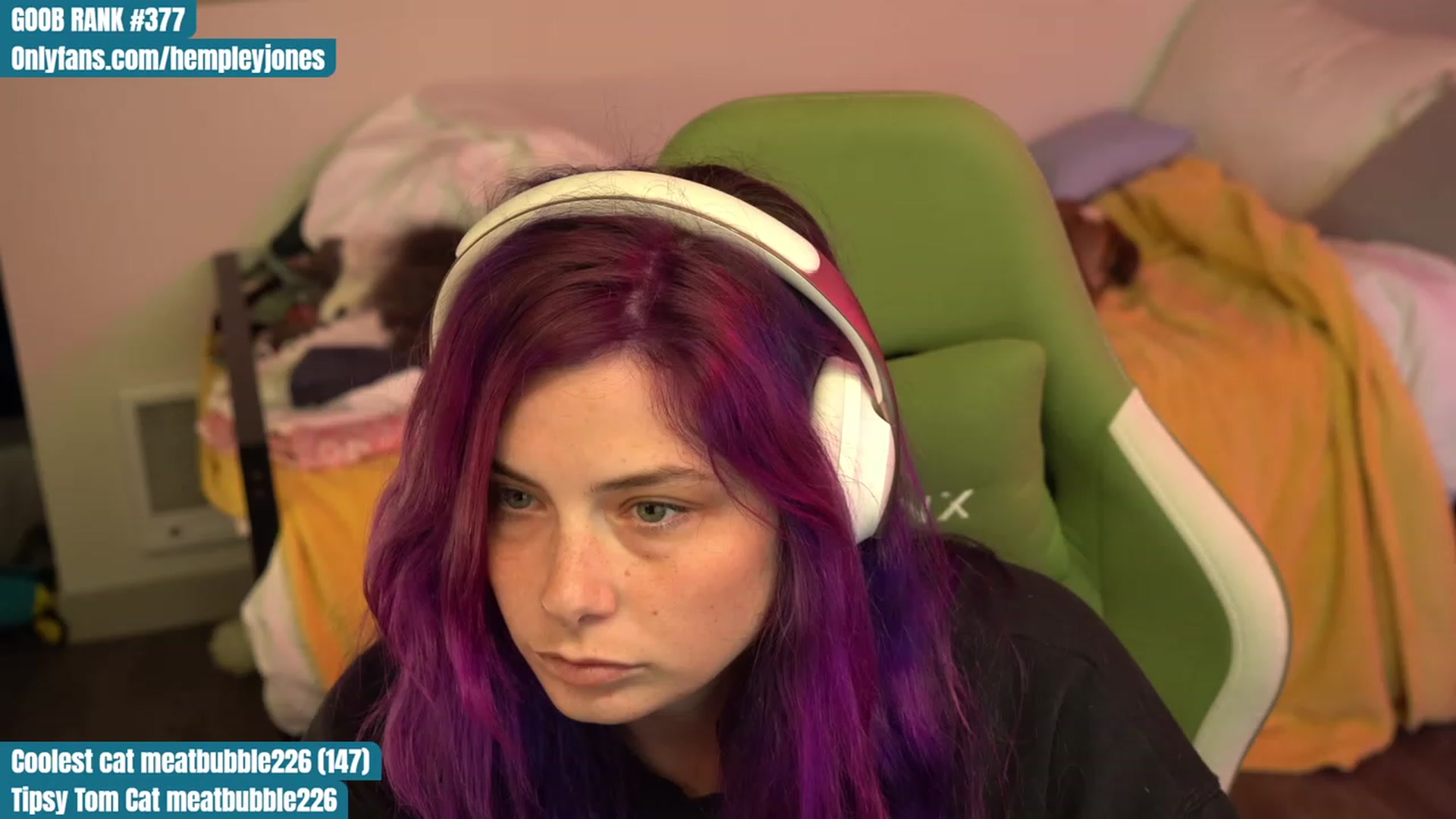 Gallery image thumbnail from Hempleyjones's myfreecams stream on, 07/27/2023, 24:04 image 7 of 20