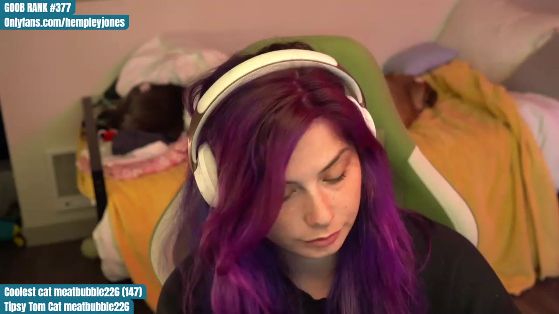 Gallery image thumbnail from Hempleyjones's myfreecams stream on, 07/27/2023, 24:04 image 4 of 20