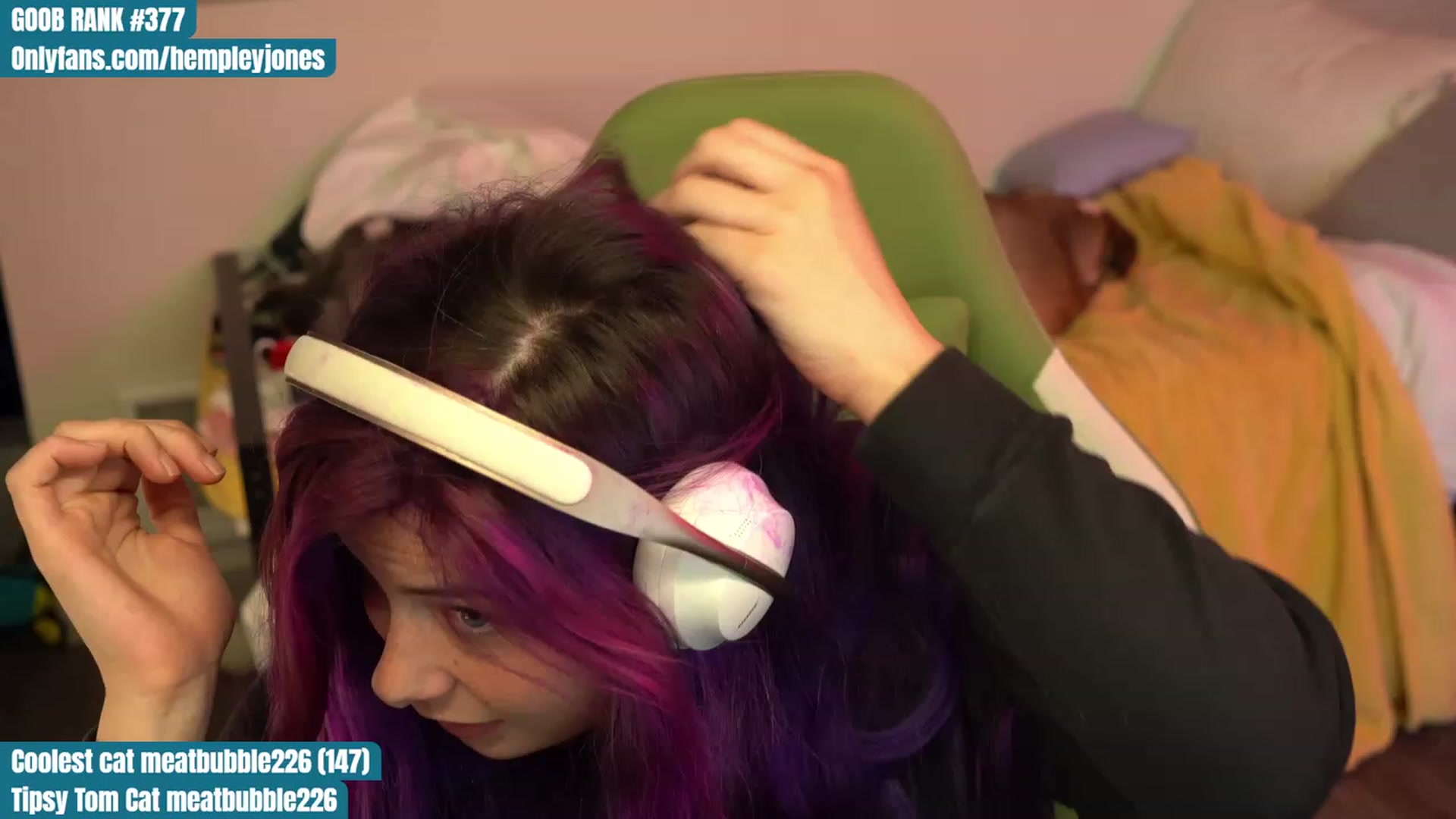 Gallery image thumbnail from Hempleyjones's myfreecams stream on, 07/27/2023, 24:04 image 2 of 20