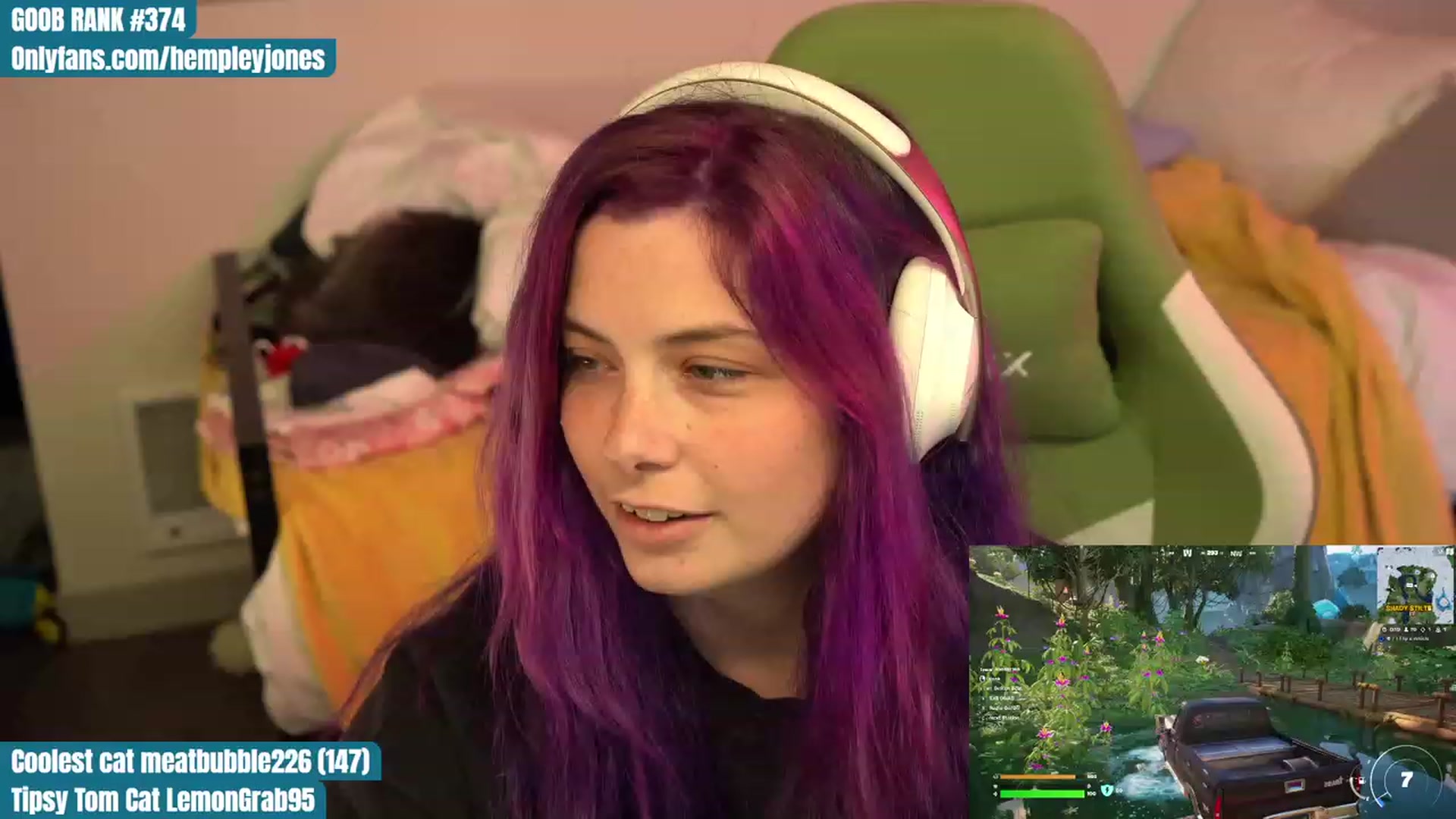 Gallery image thumbnail from Hempleyjones's myfreecams stream on, 07/27/2023, 24:25 image 13 of 20
