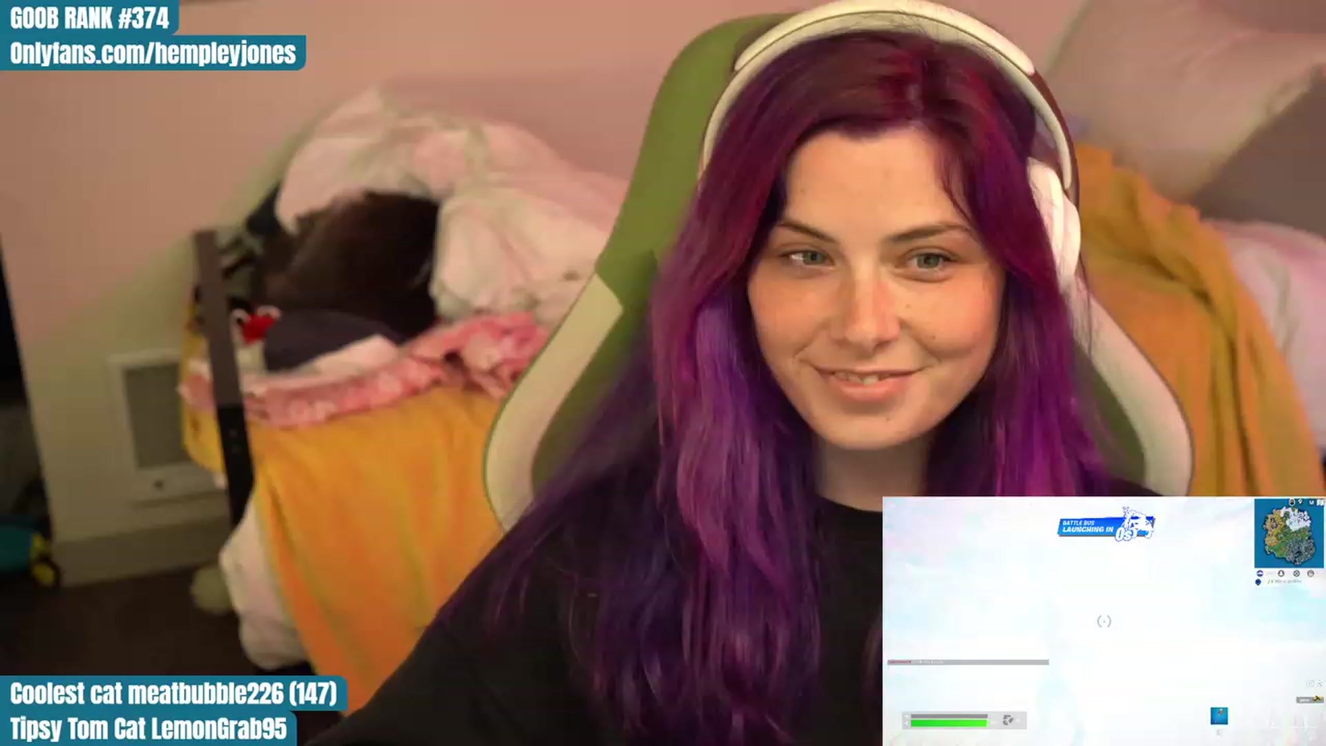 Gallery image thumbnail from Hempleyjones's myfreecams stream on, 07/27/2023, 24:25 image 10 of 20