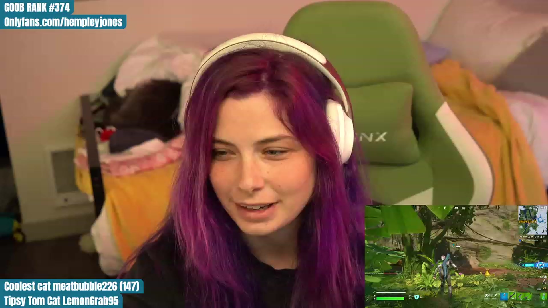 Gallery image thumbnail from Hempleyjones's myfreecams stream on, 07/27/2023, 24:25 image 15 of 20