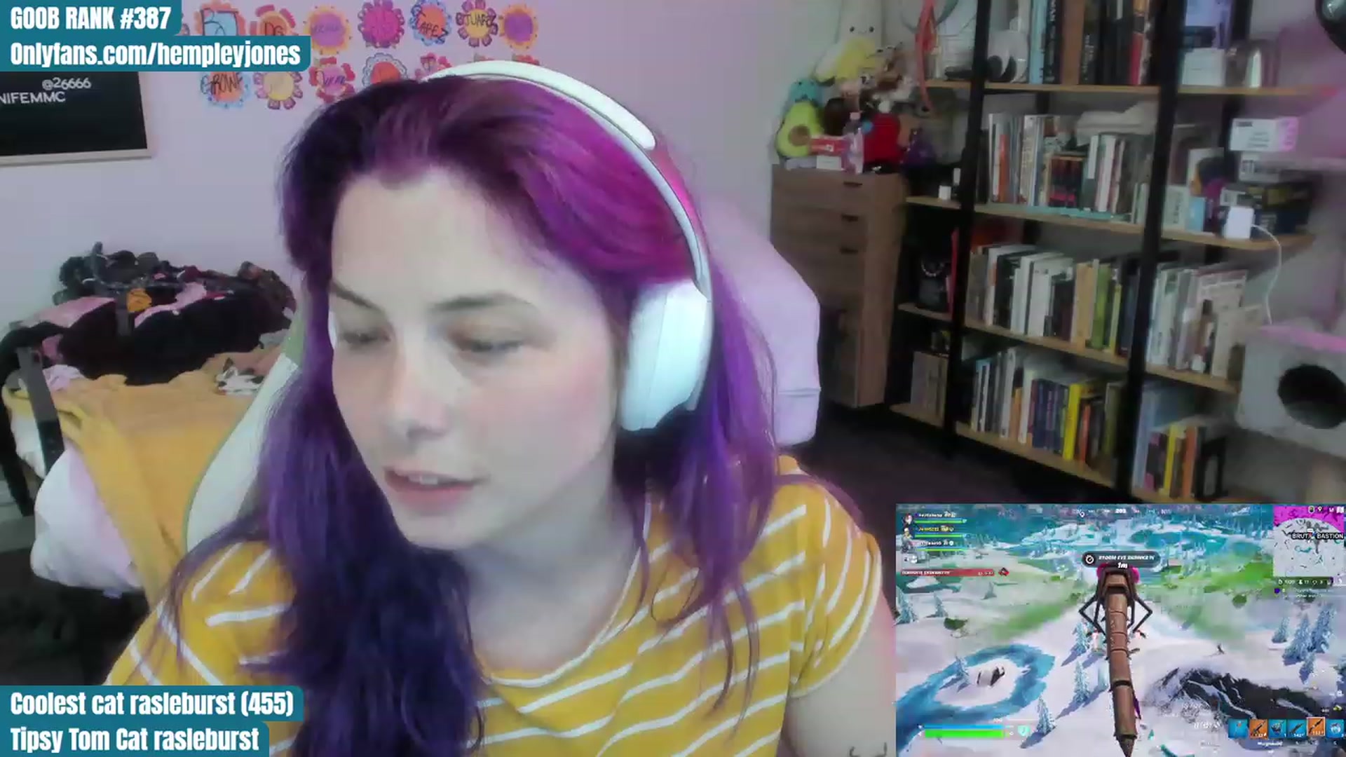 Gallery image thumbnail from Hempleyjones's myfreecams stream on, 07/29/2023, 02:02 image 17 of 20
