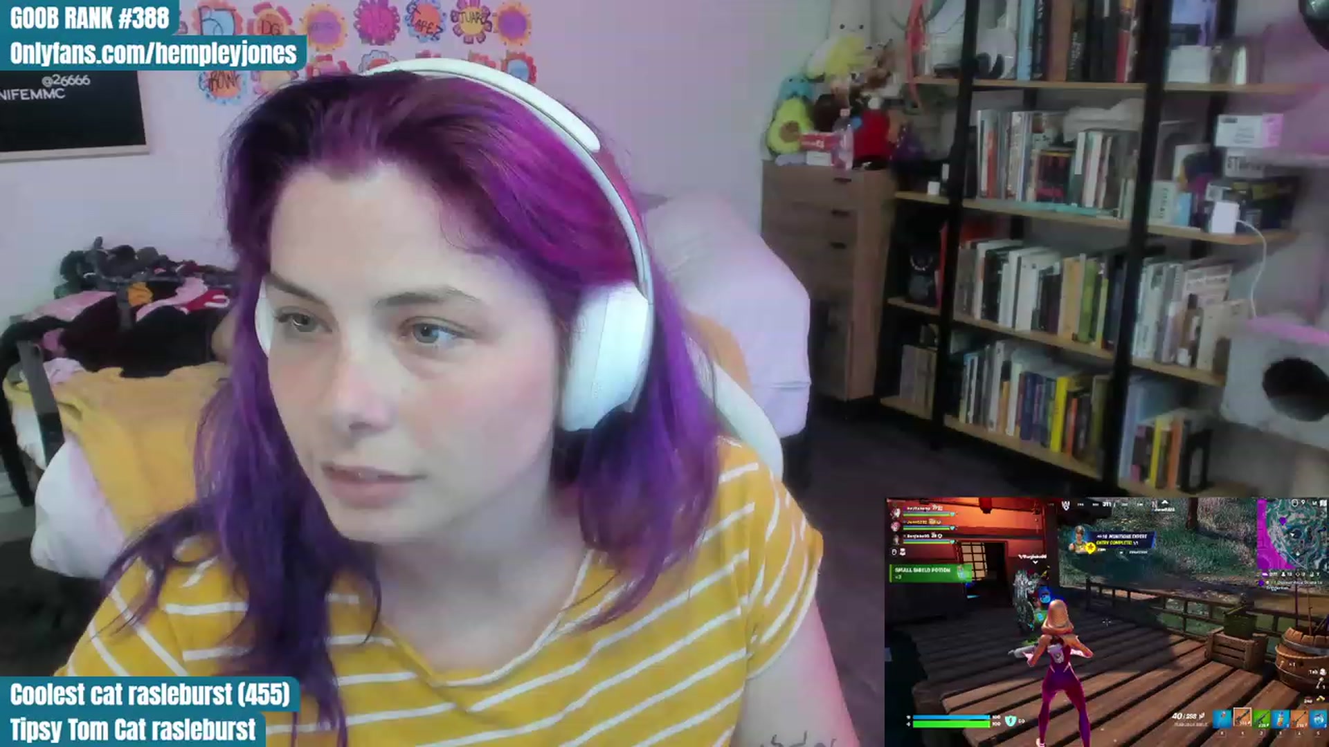 Gallery image thumbnail from Hempleyjones's myfreecams stream on, 07/29/2023, 02:02 image 9 of 20