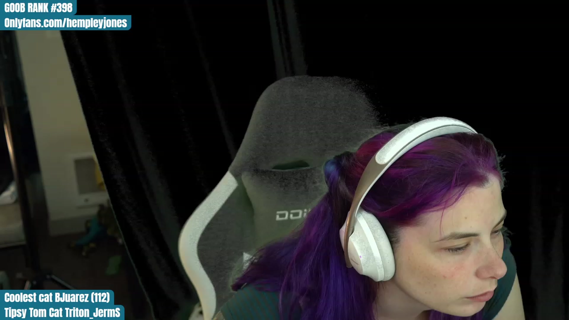Gallery image thumbnail from Hempleyjones's myfreecams stream on, 07/30/2023, 24:23 image 3 of 20
