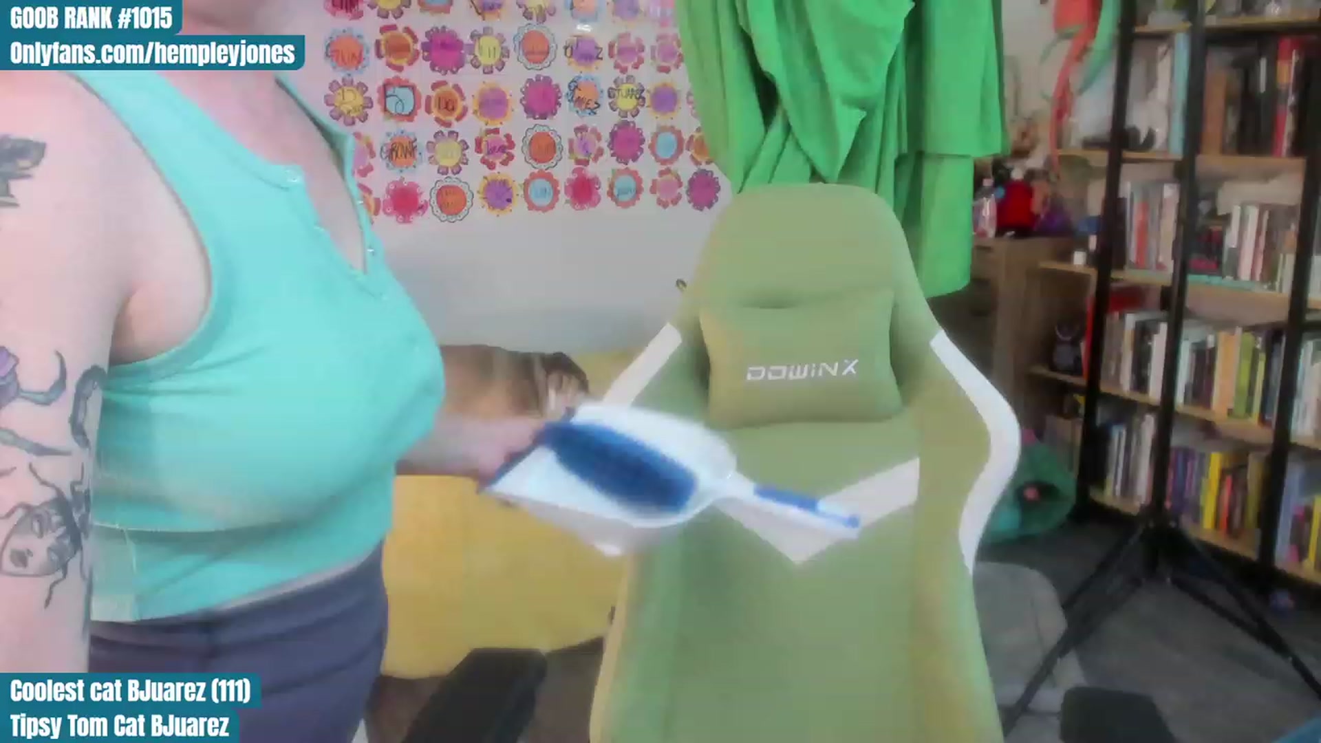 Gallery image thumbnail from Hempleyjones's myfreecams stream on, 08/04/2023, 24:02 image 5 of 20