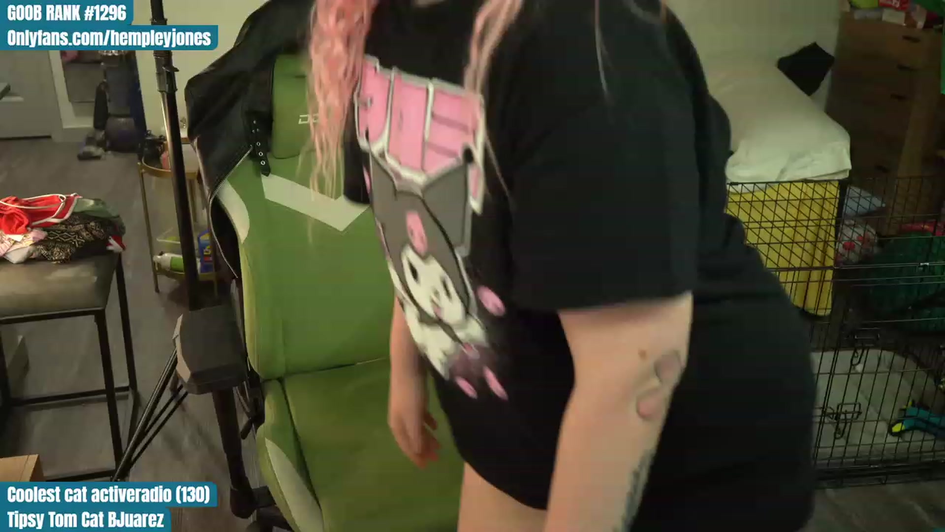 Gallery image thumbnail from Hempleyjones's myfreecams stream on, 08/06/2023, 01:06 image 13 of 20
