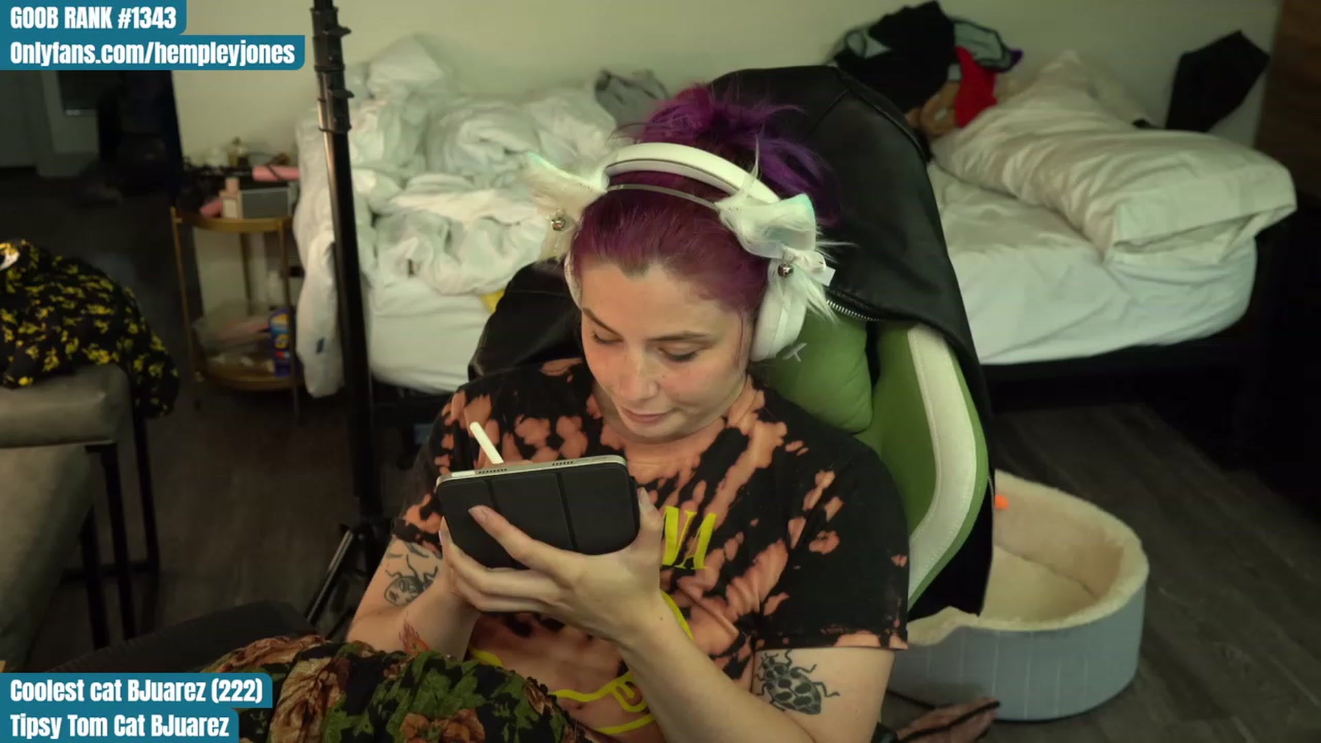 Gallery image thumbnail from Hempleyjones's myfreecams stream on, 08/07/2023, 23:59 image 9 of 20