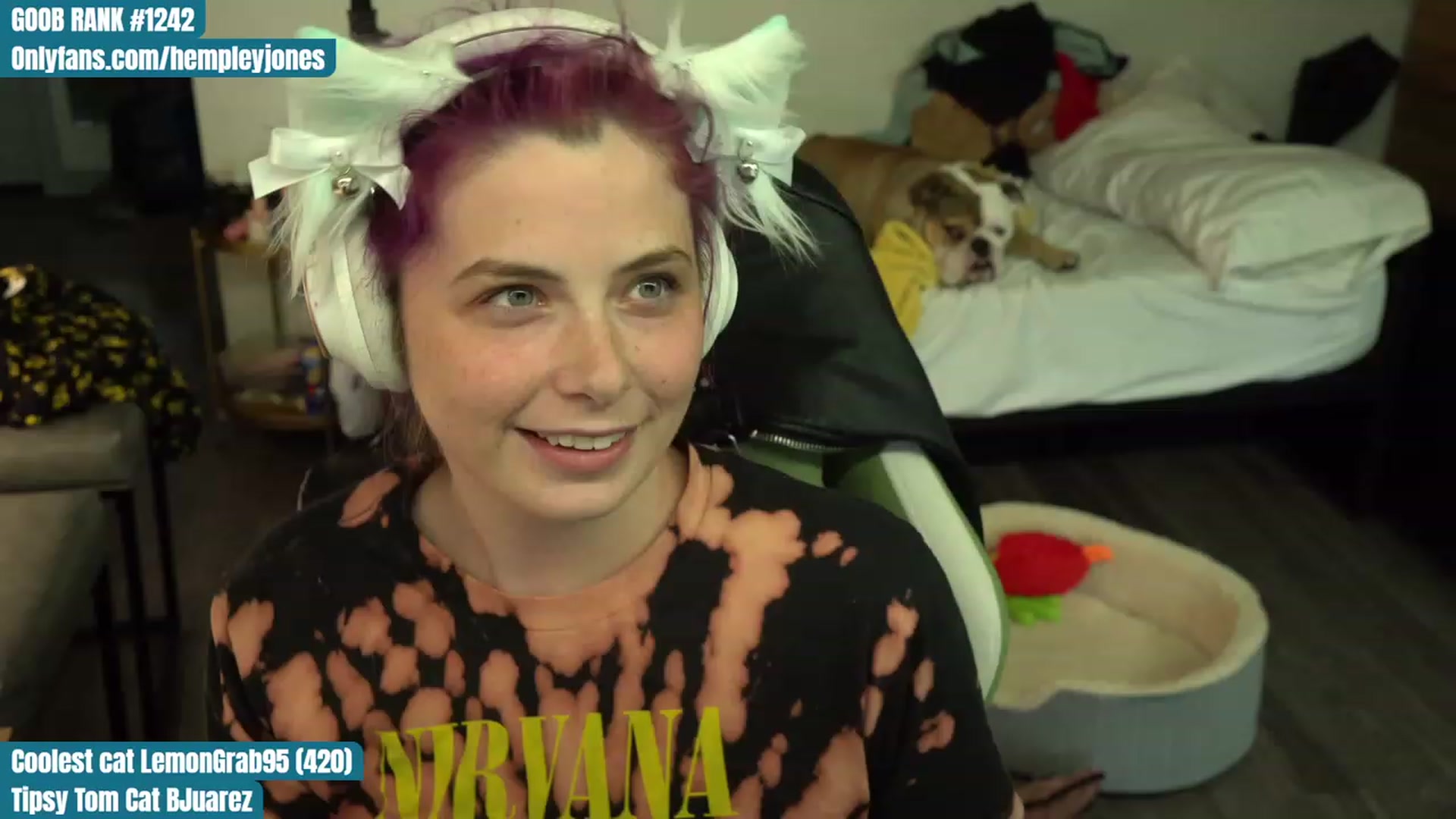 Gallery image thumbnail from Hempleyjones's myfreecams stream on, 08/08/2023, 01:31 image 9 of 20