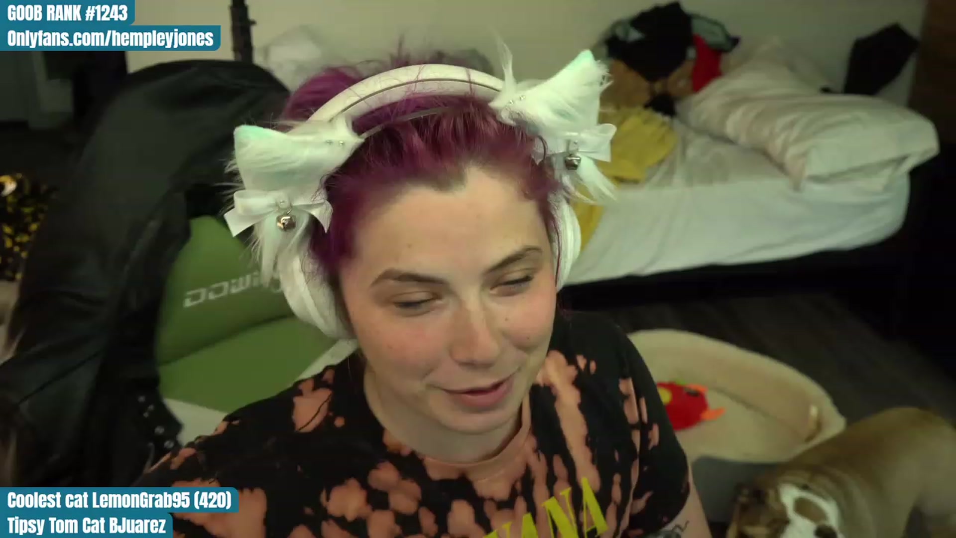Gallery image thumbnail from Hempleyjones's myfreecams stream on, 08/08/2023, 01:31 image 14 of 20